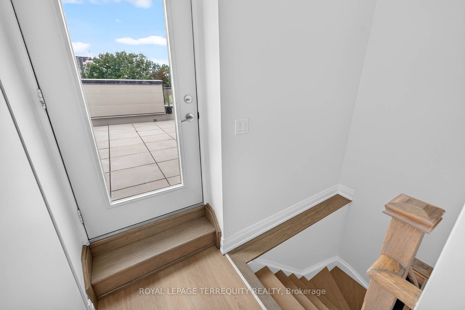 780 Sheppard Avenue E 16 Property Photo 29