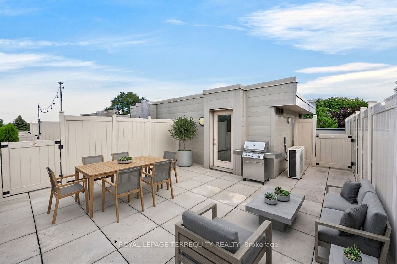 780 Sheppard Avenue E 16 Property Photo 31