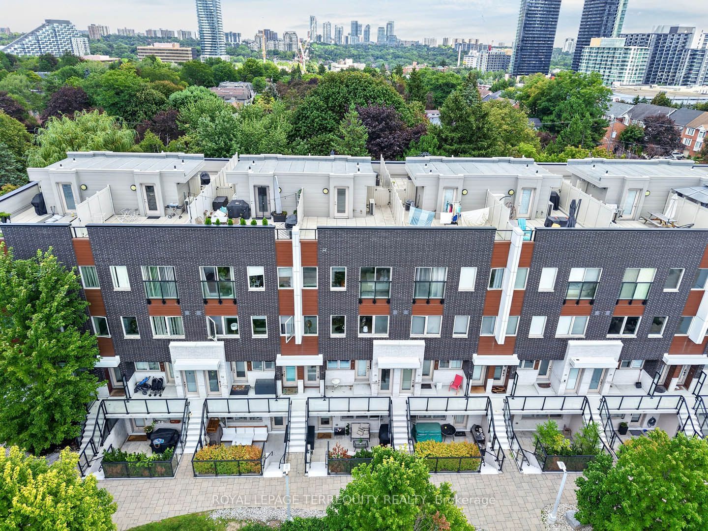 780 Sheppard Avenue E 16 Property Photo 38