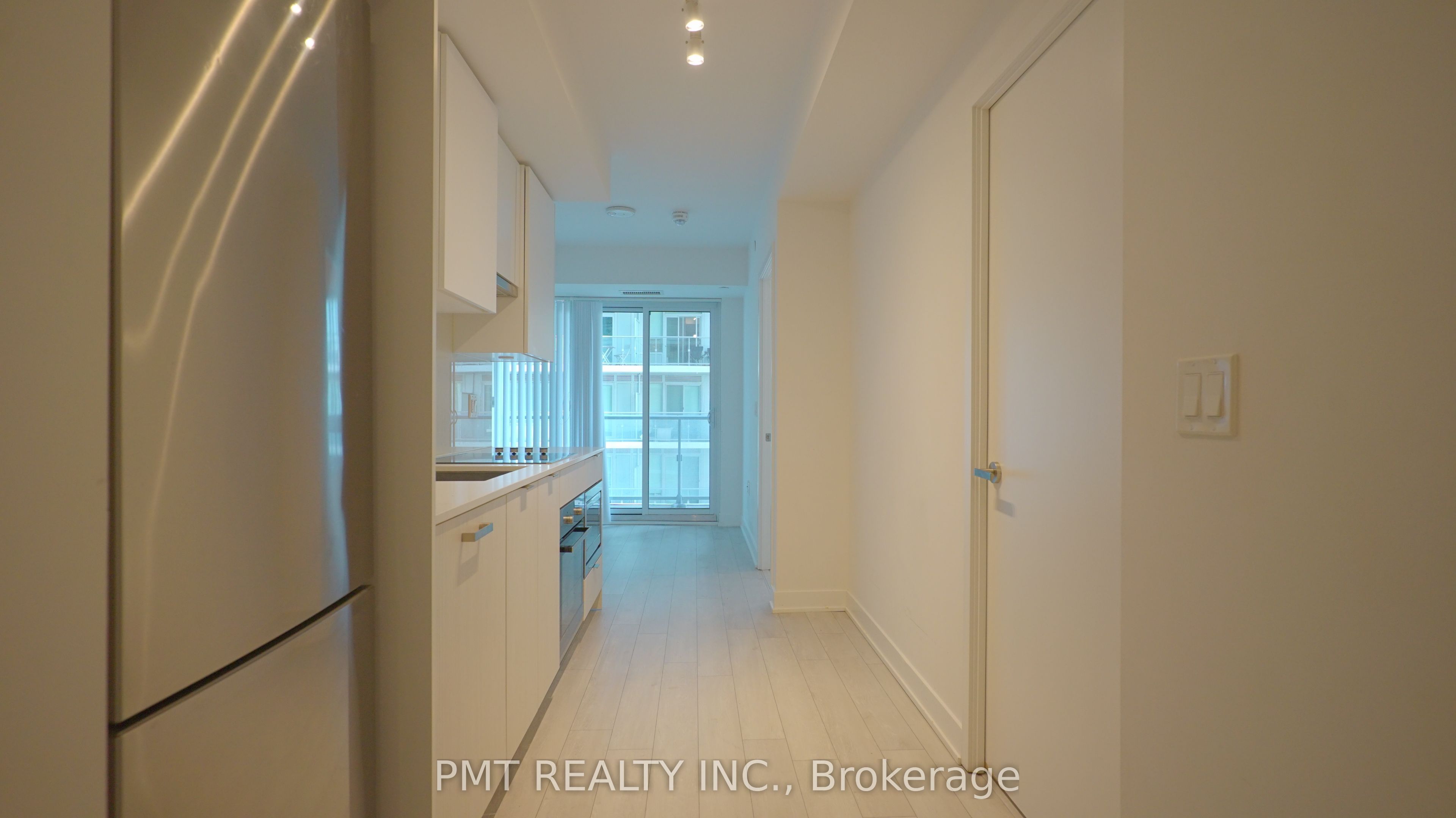 99 Broadway Avenue 1708 Property Photo 2