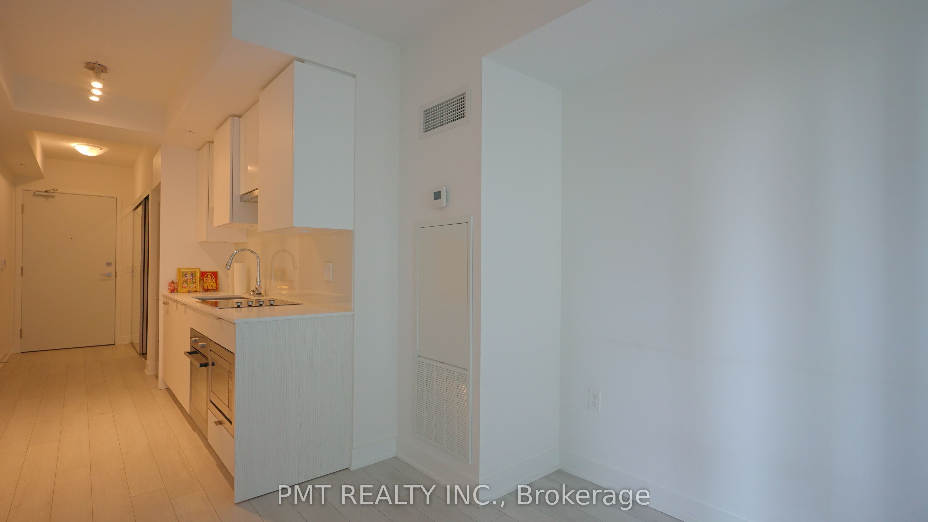 99 Broadway Avenue 1708 Property Photo 6