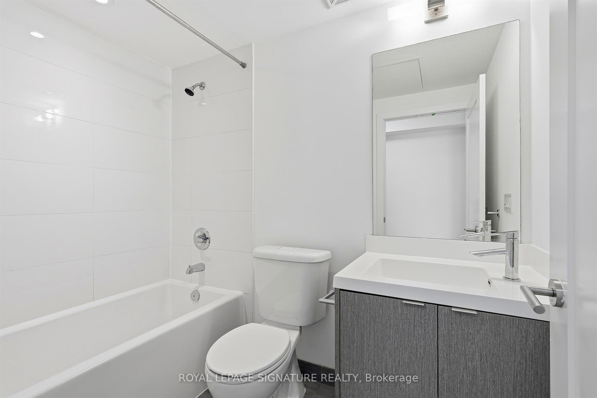10 York Street 2004 Property Photo 15