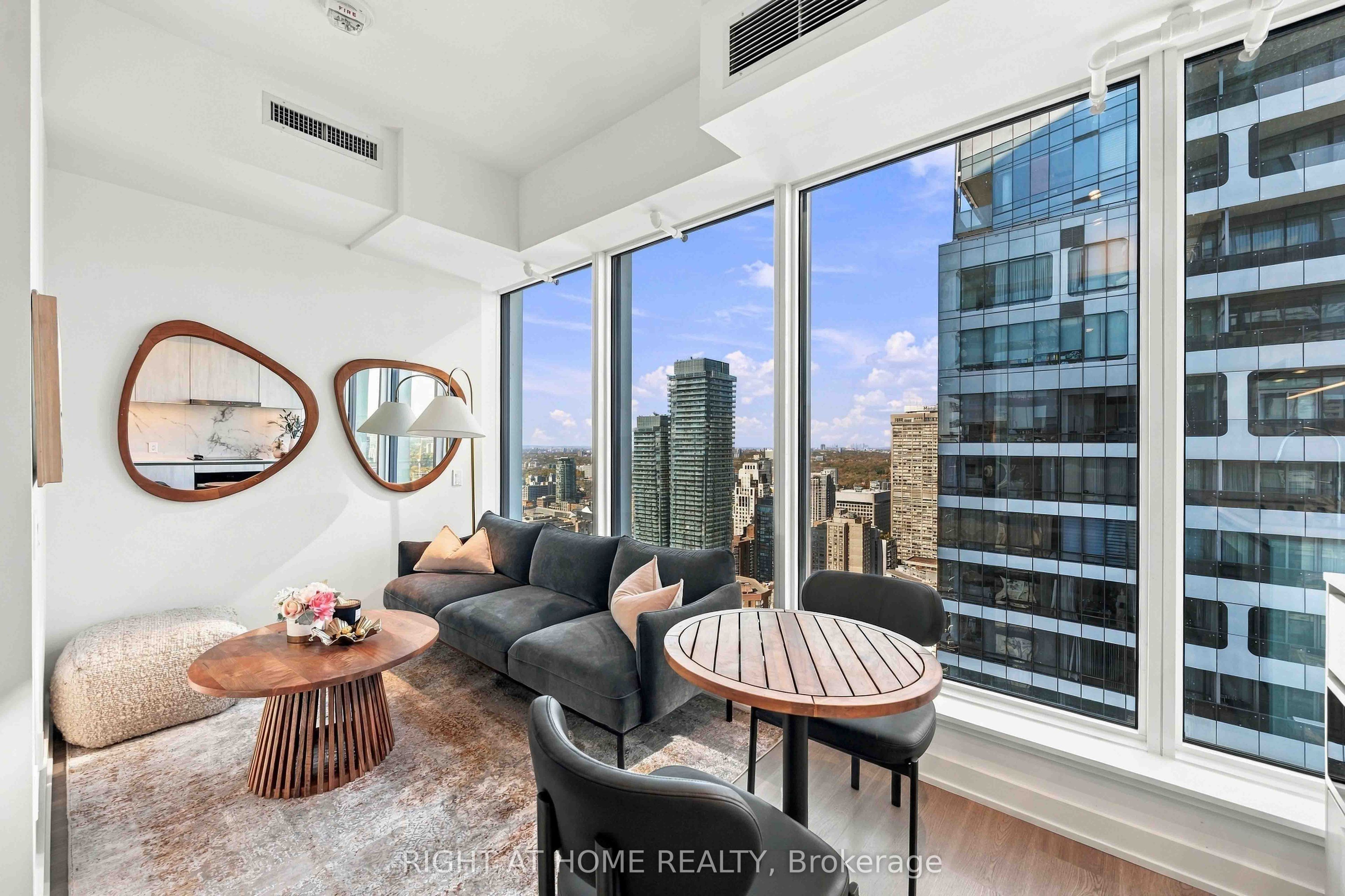 8 Wellesley Street W 5205 Property Photo 1