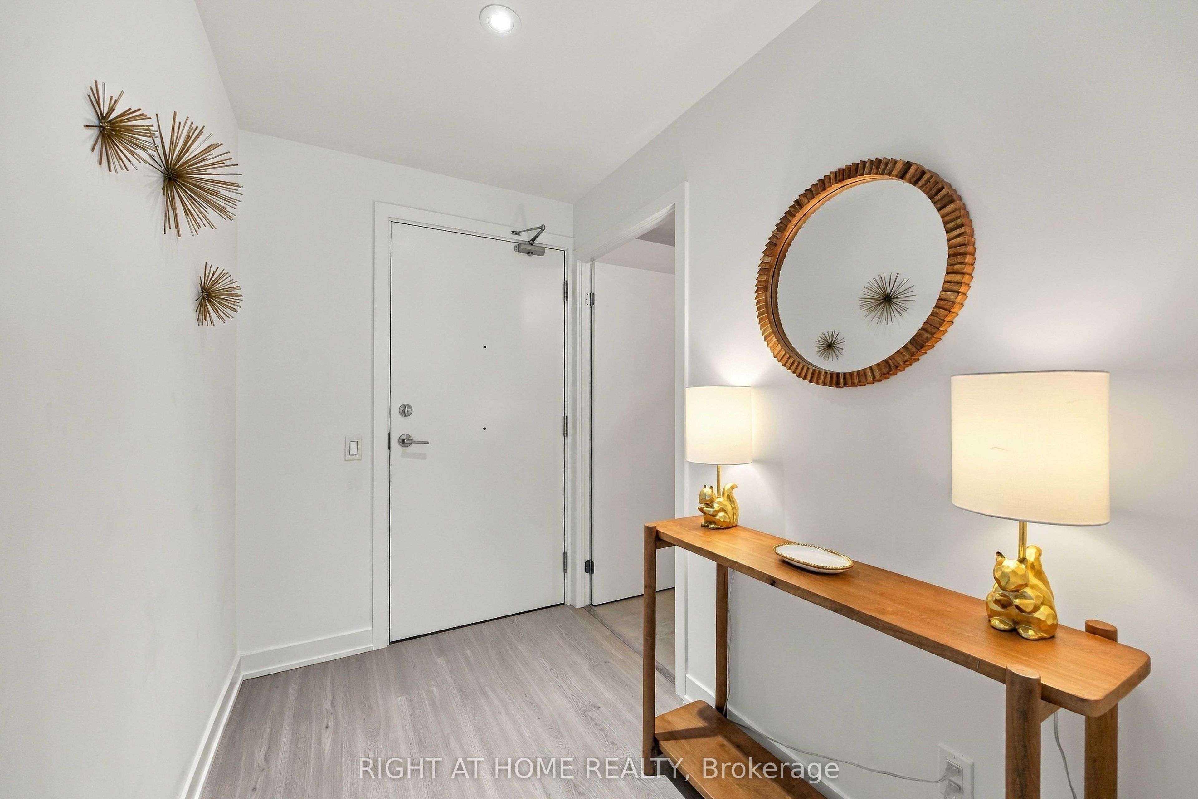 8 Wellesley Street W 5205 Property Photo 7