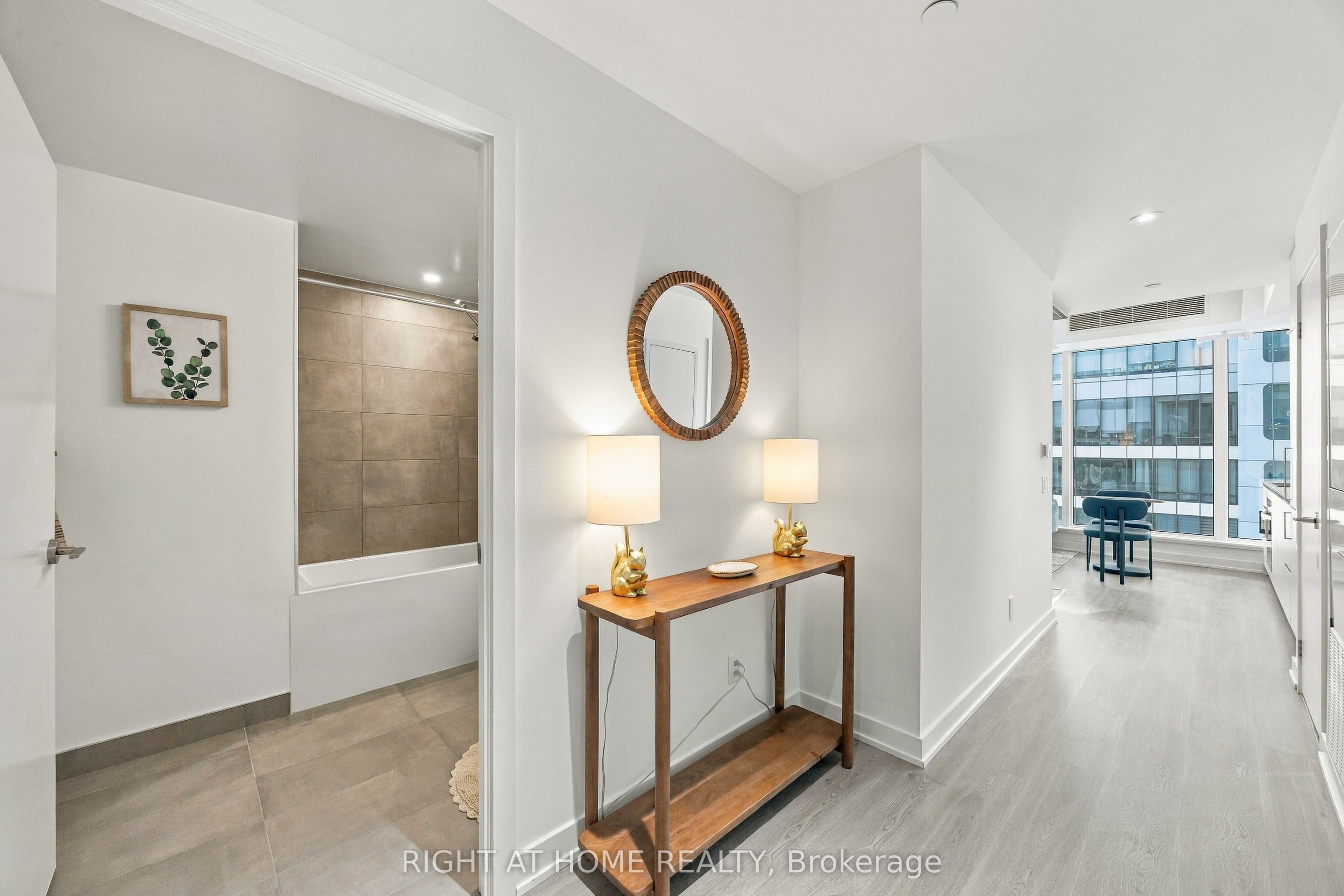 8 Wellesley Street W 5205 Property Photo 8