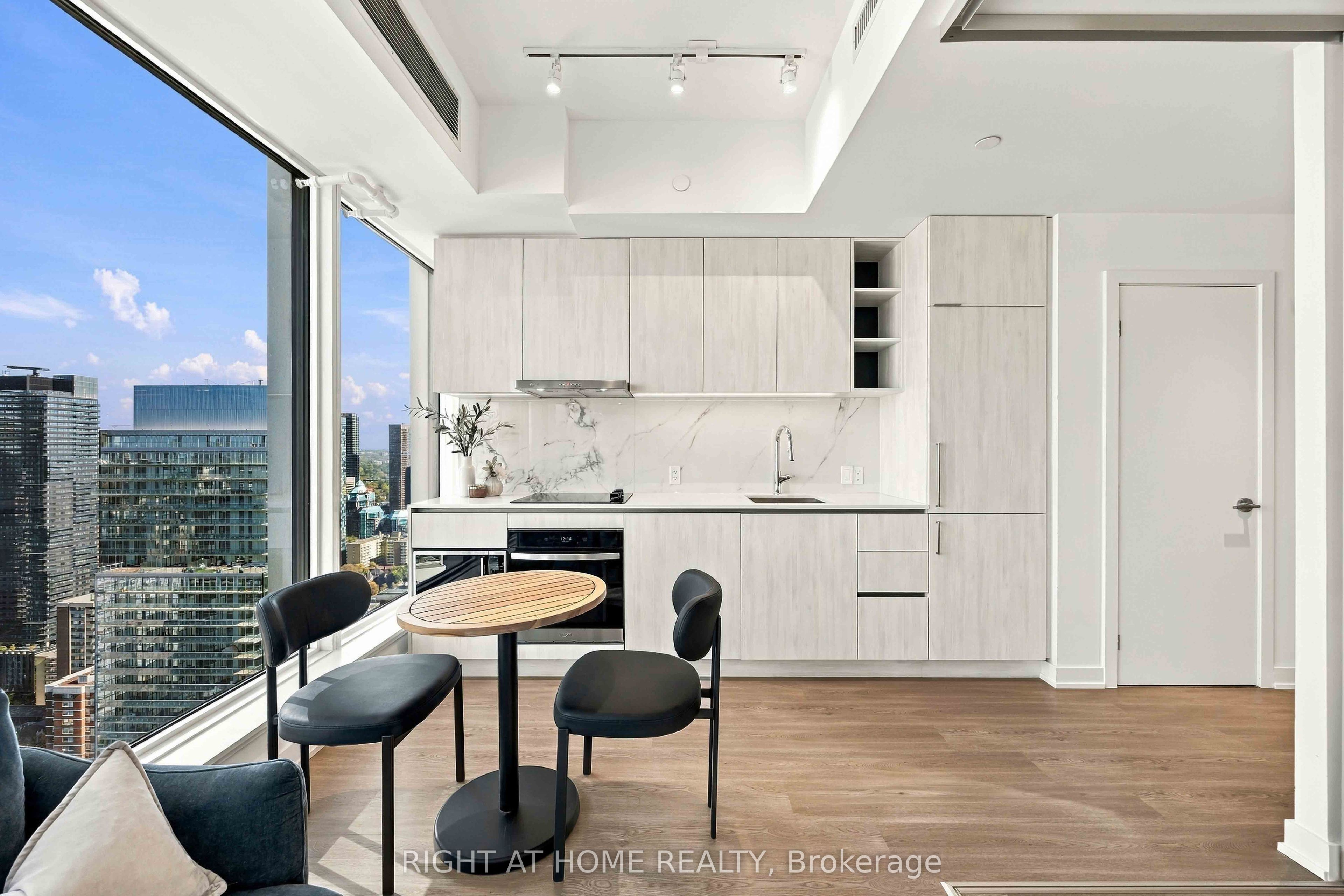 8 Wellesley Street W 5205 Property Photo 15