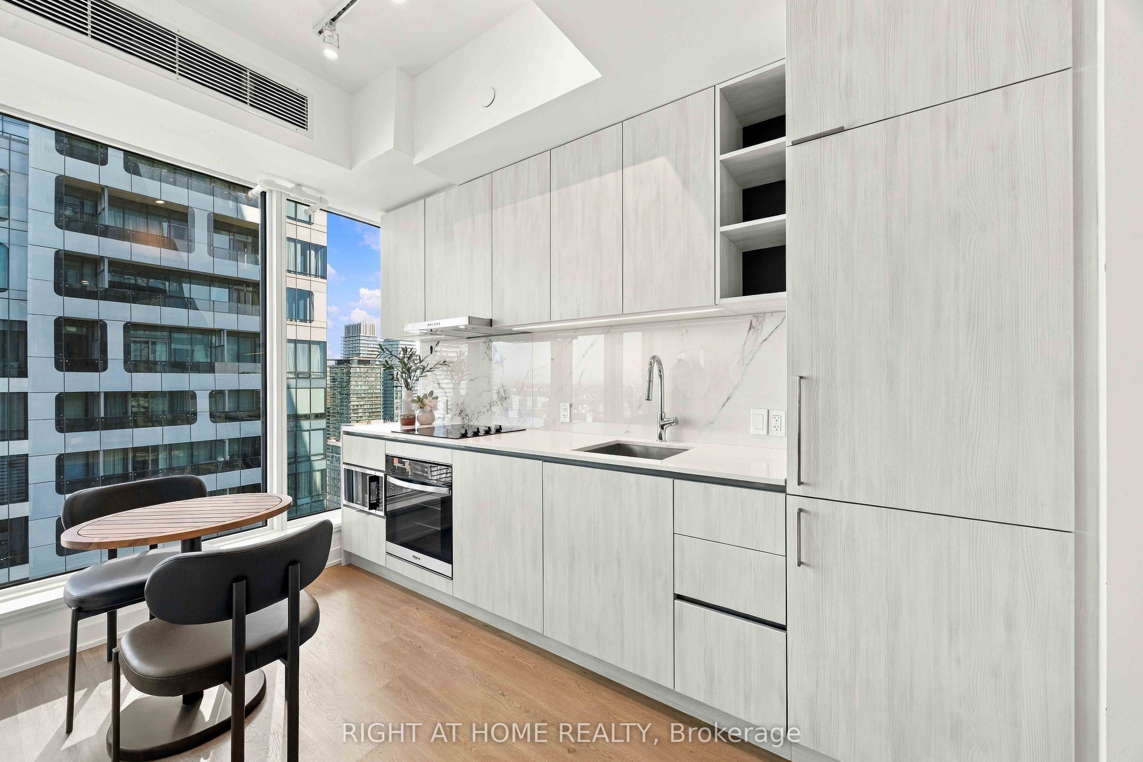 8 Wellesley Street W 5205 Property Photo 18