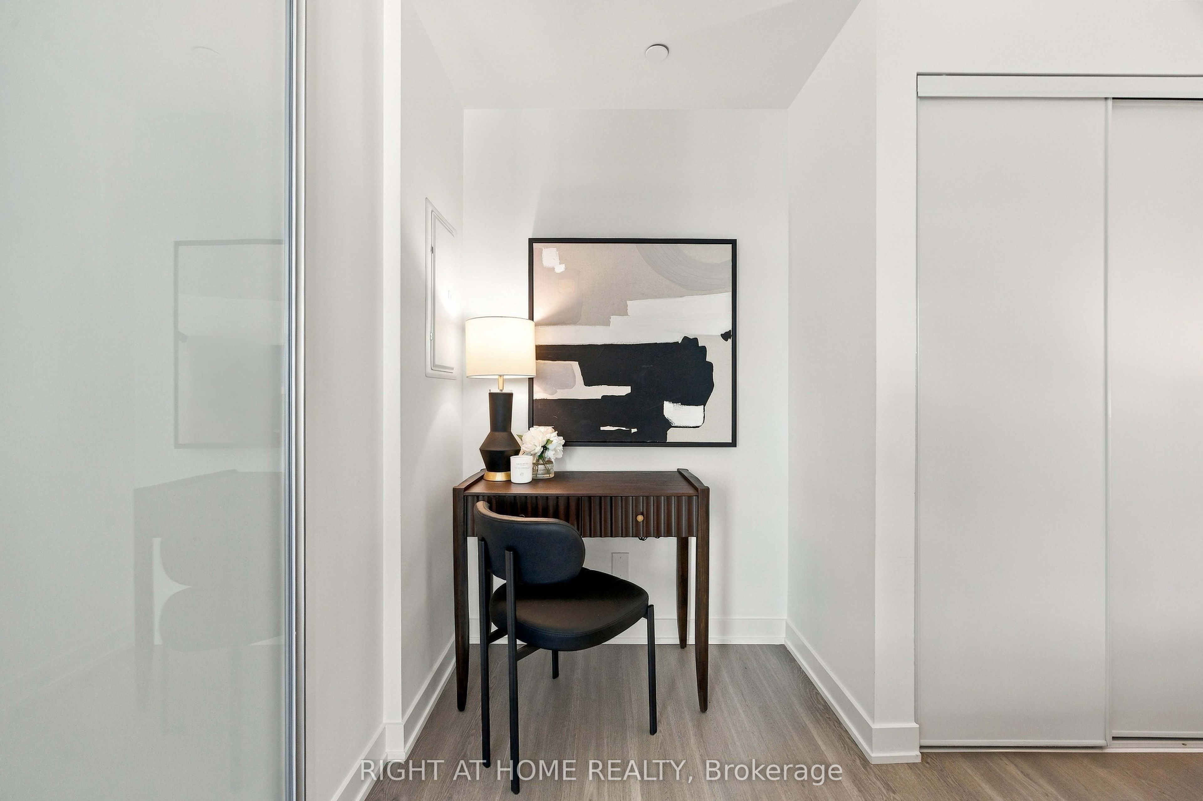 8 Wellesley Street W 5205 Property Photo 22