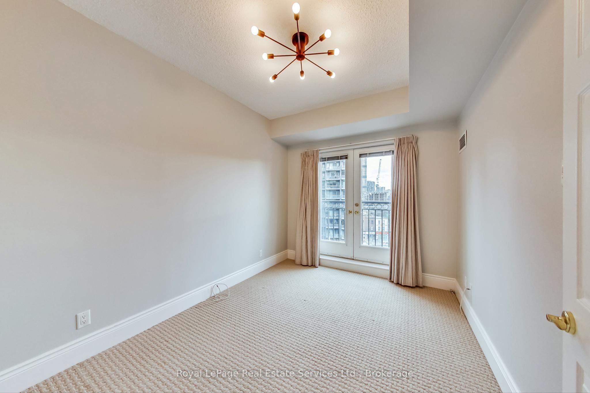 115 Richmond Street E 808 Property Photo 6