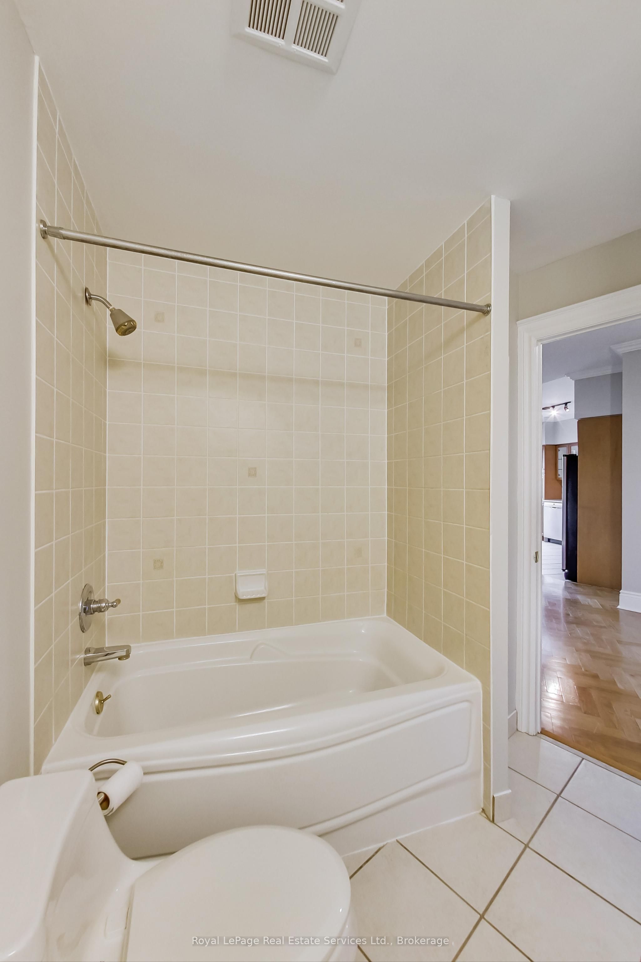 115 Richmond Street E 808 Property Photo 9