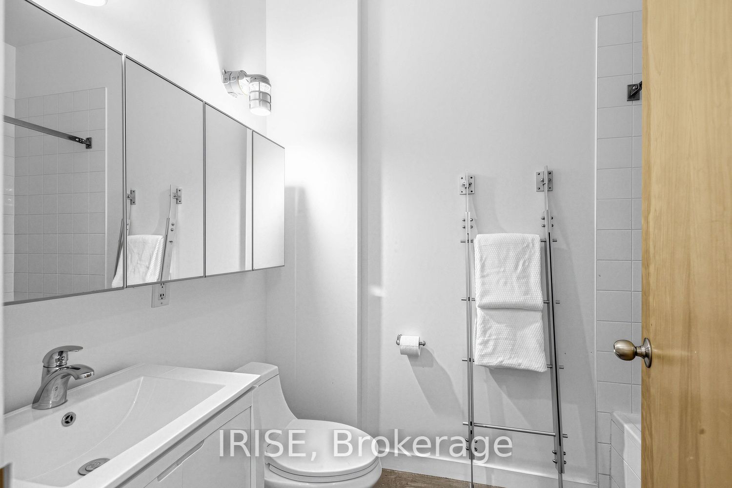 135 Dalhousie Street W 201 Property Photo 13