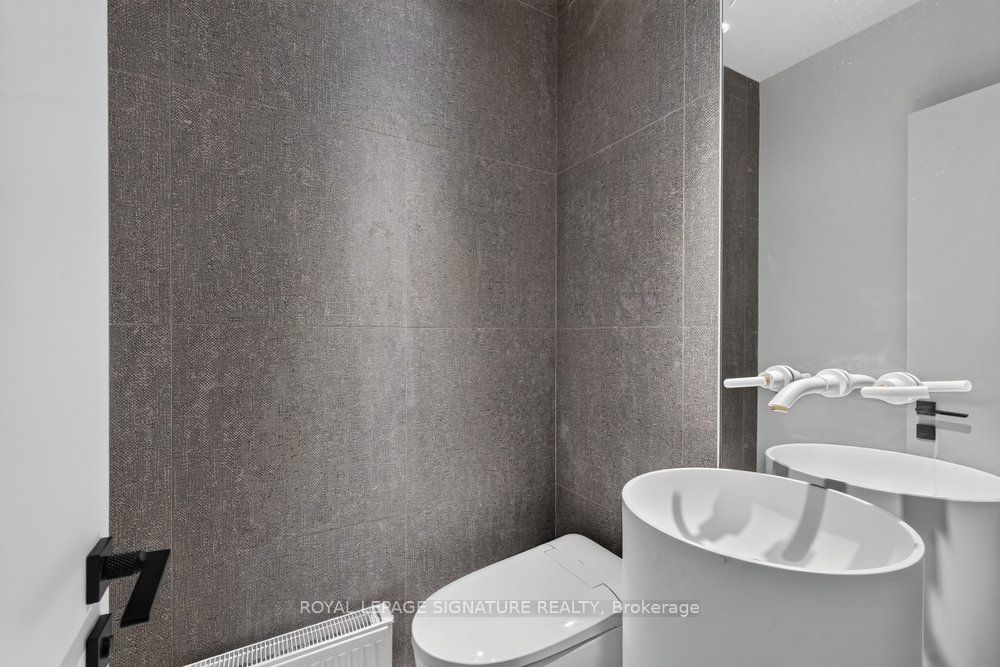 217 Chaplin Crescent Property Photo 23