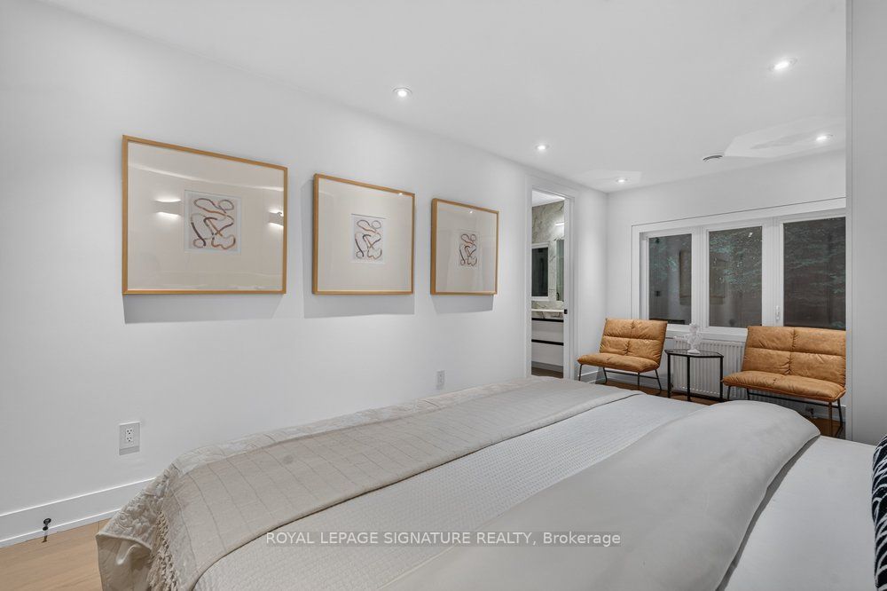 217 Chaplin Crescent Property Photo 27