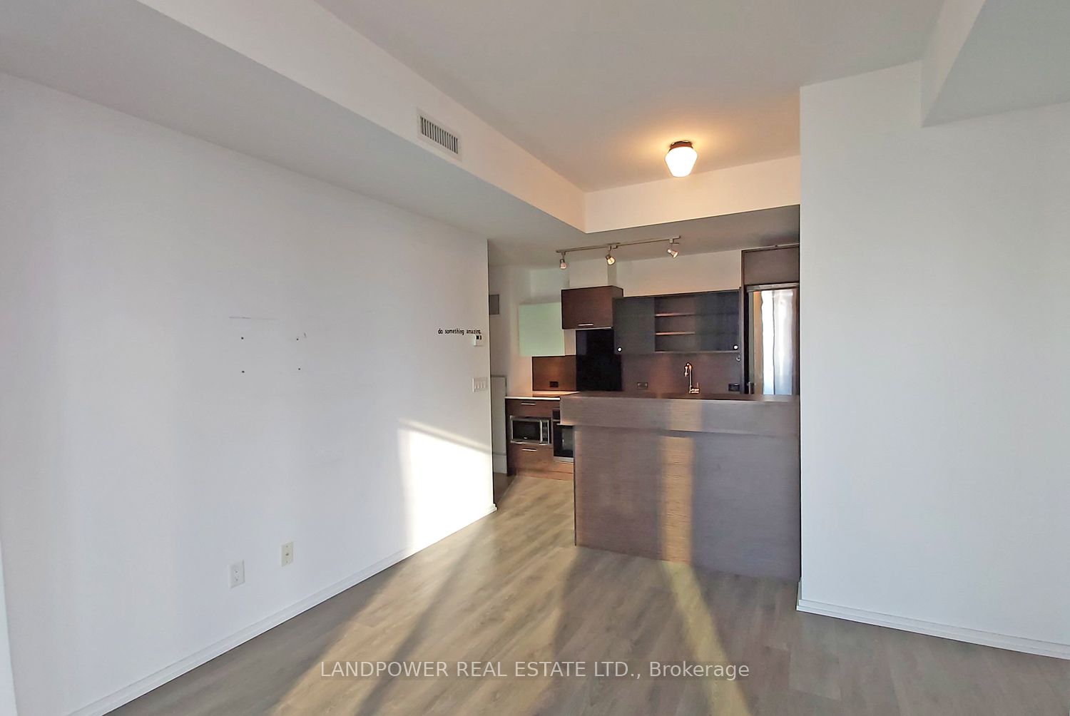 75 St. Nicholas Street 1401 Property Photo 16