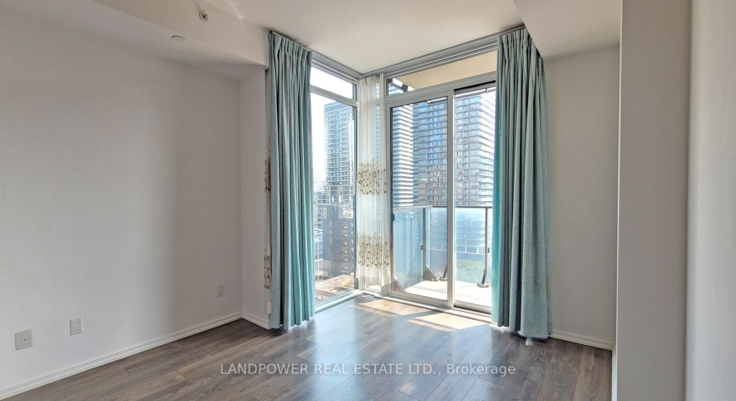75 St. Nicholas Street 1401 Property Photo 17