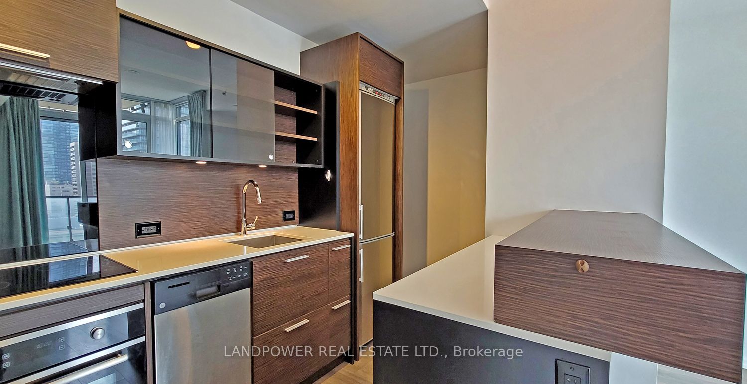 75 St. Nicholas Street 1401 Property Photo 21