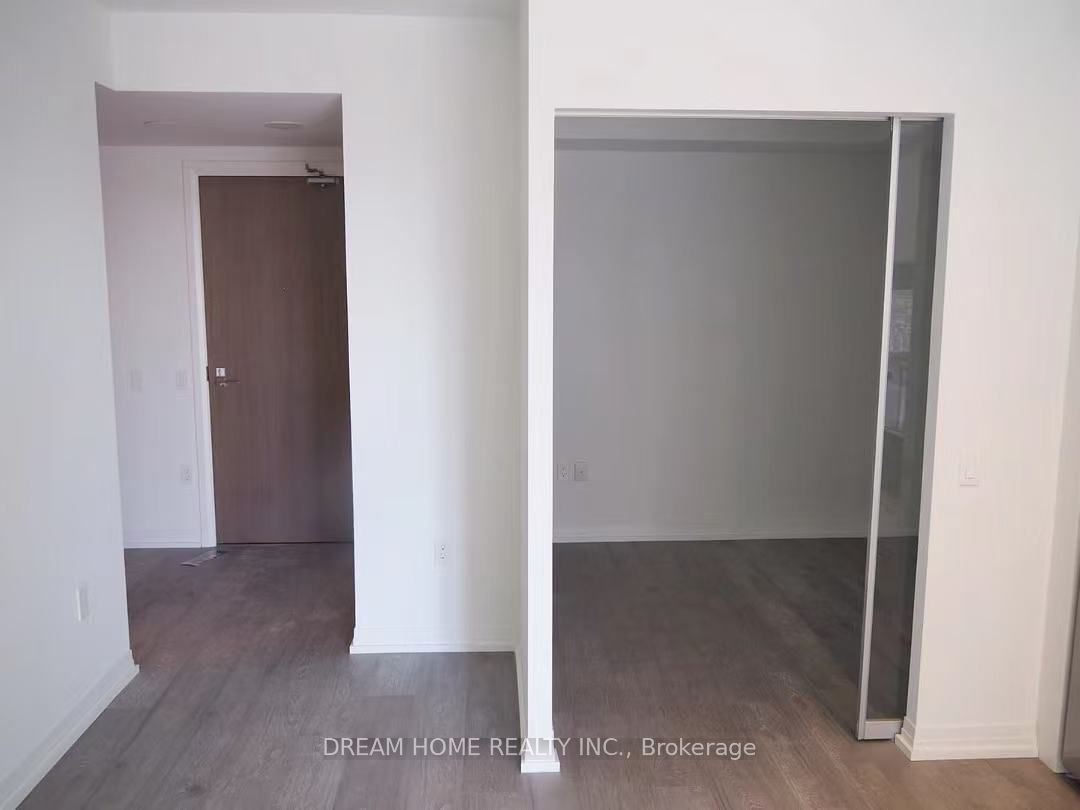 251 Jarvis Street 1420 Property Photo 4