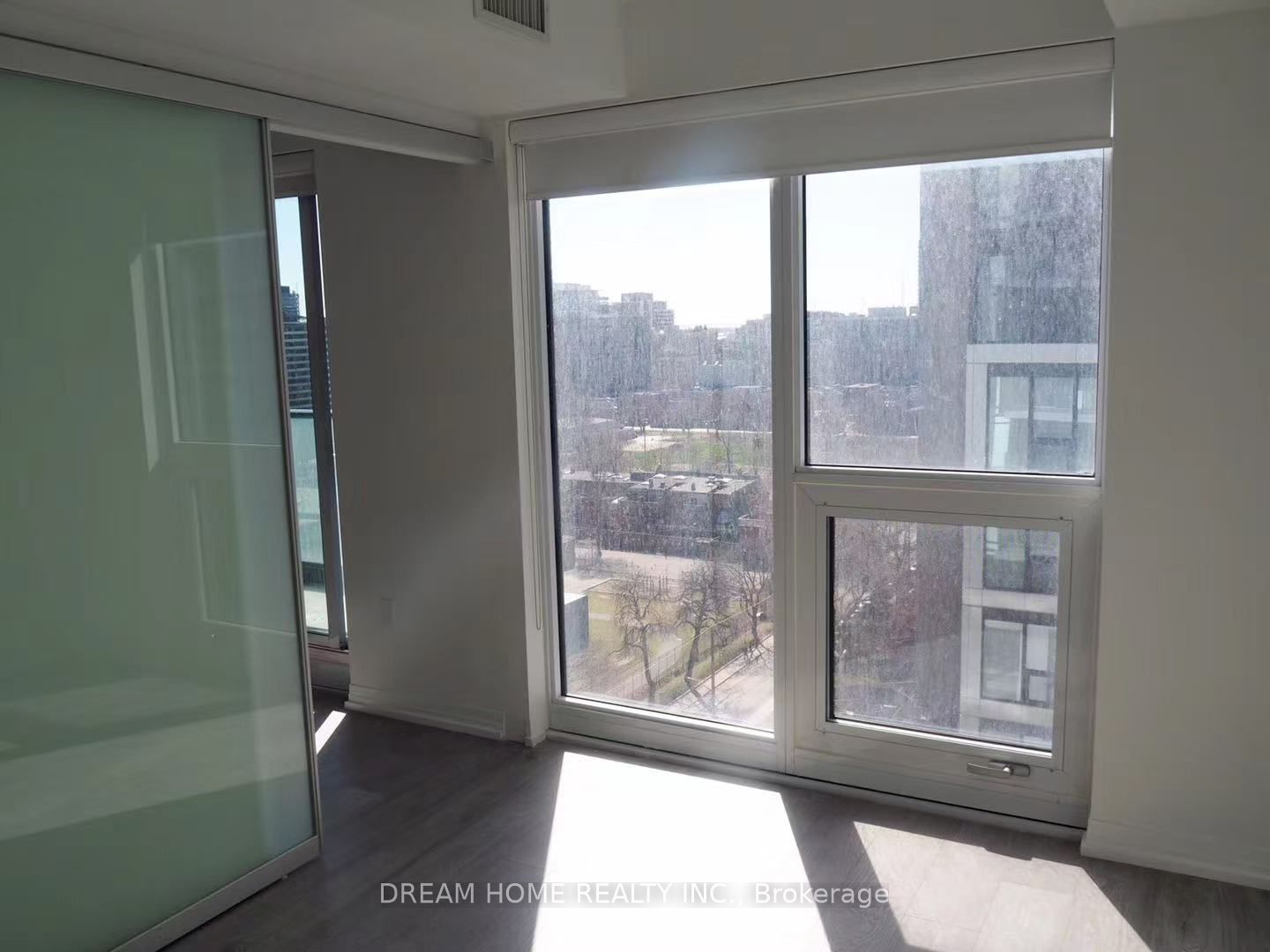 251 Jarvis Street 1420 Property Photo 7