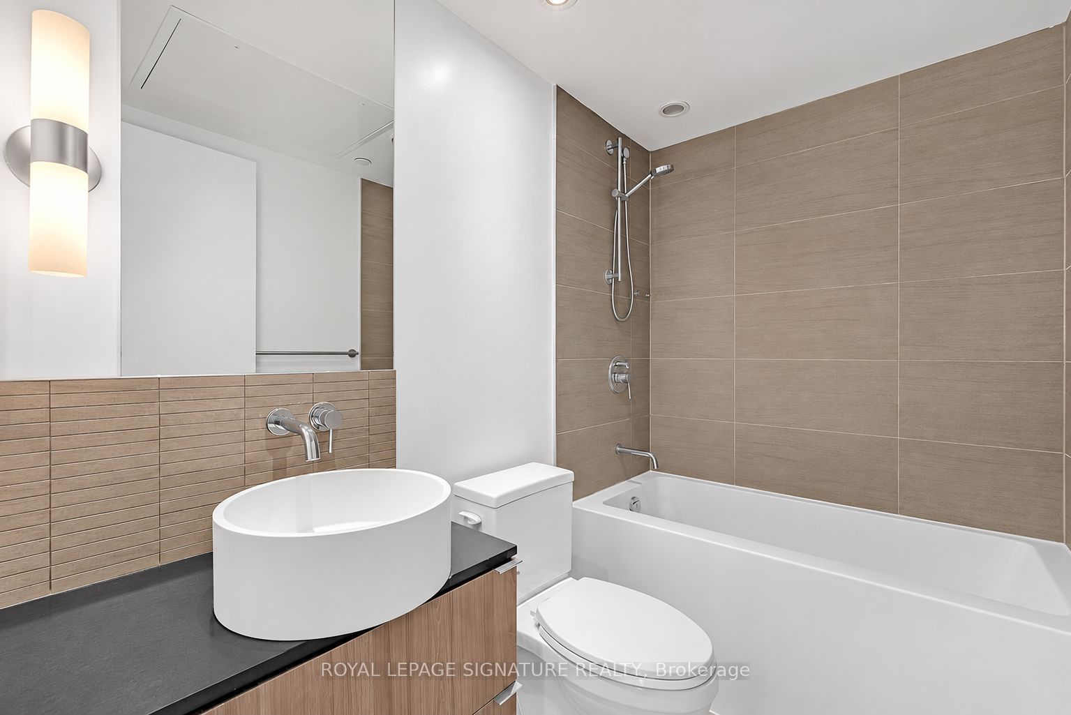 161 Roehampton Avenue 3604 Property Photo 13