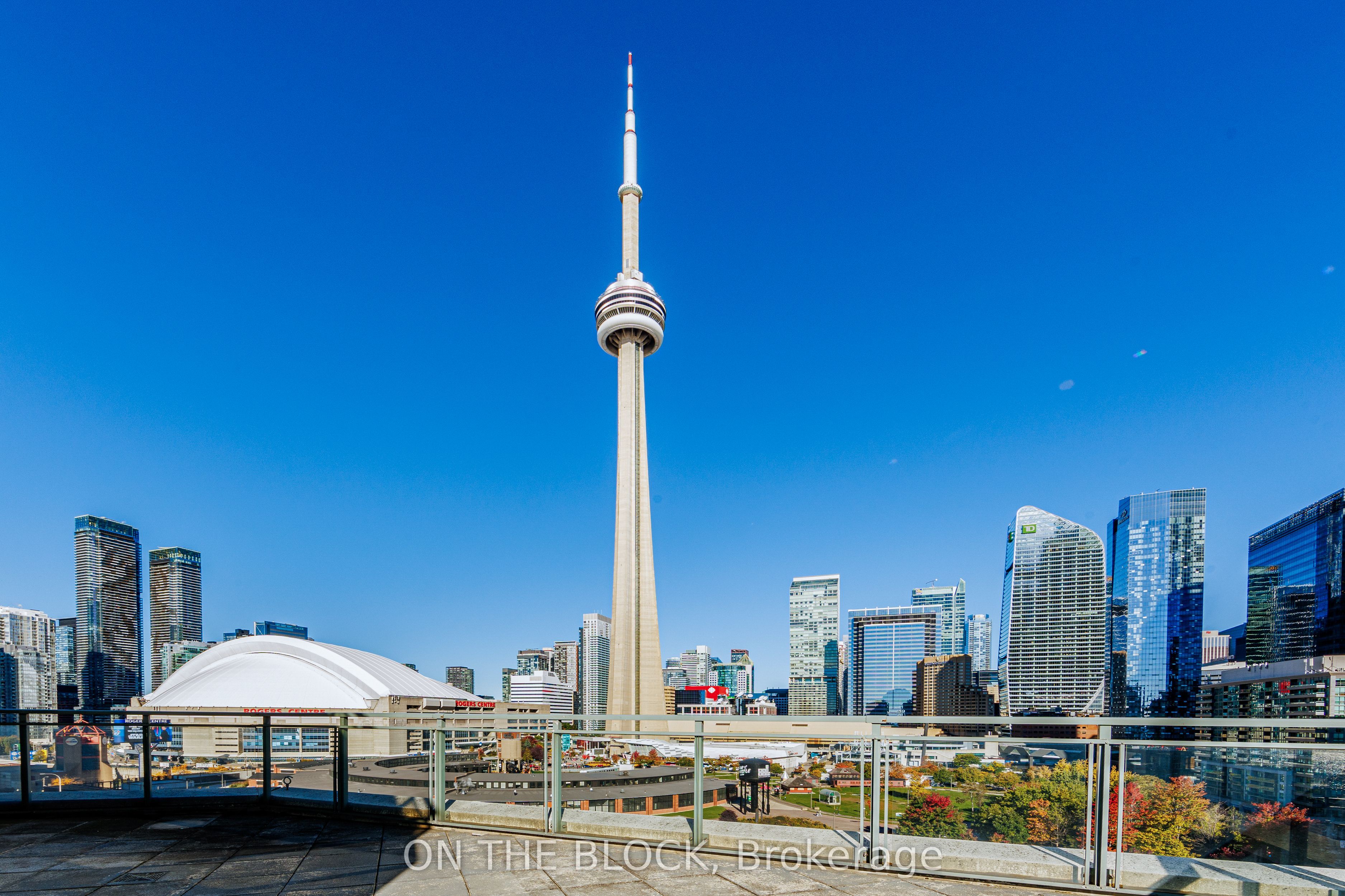 230 Queens Quay W 1515 Property Photo 1