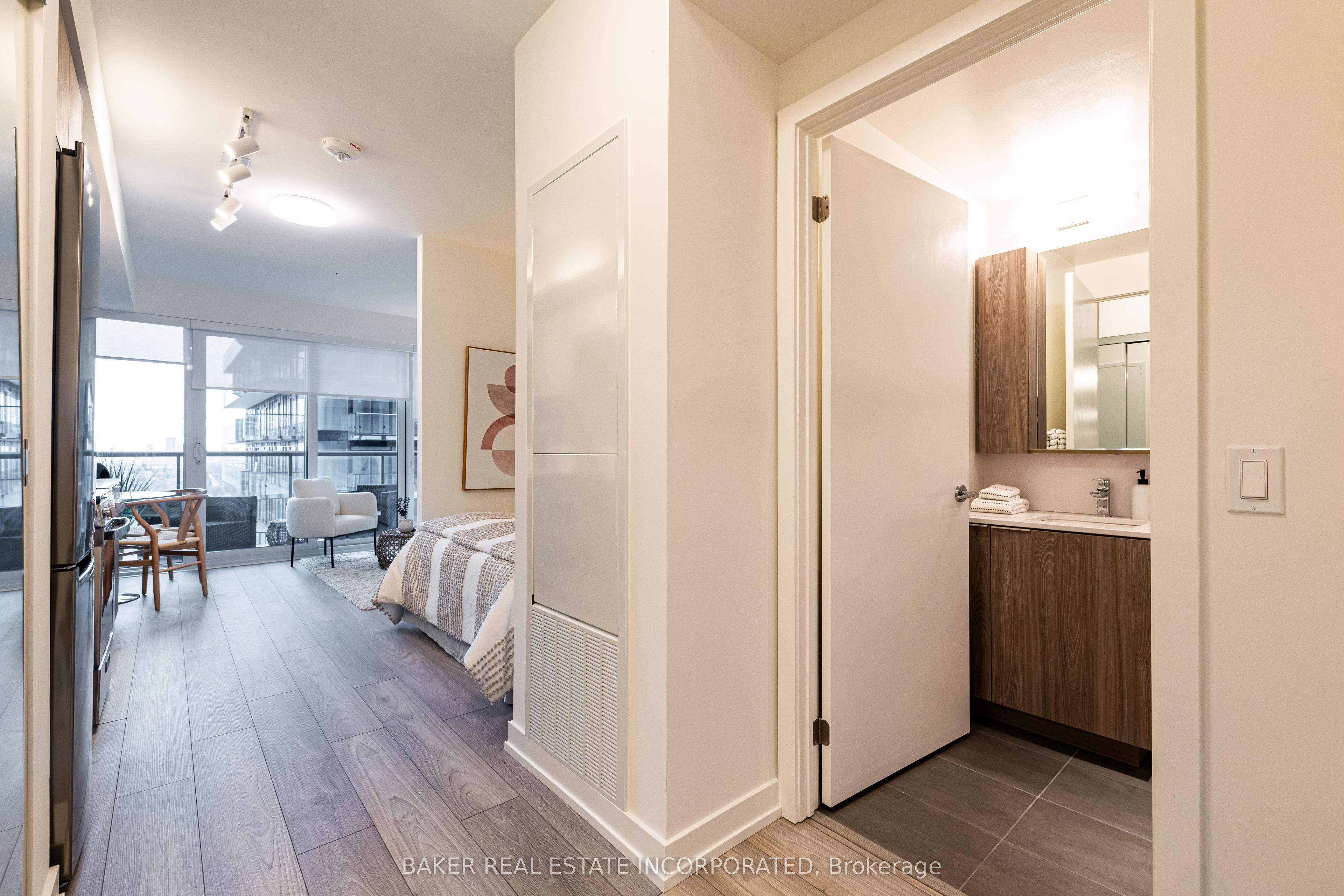 223 Redpath Avenue 1112 Property Photo 22