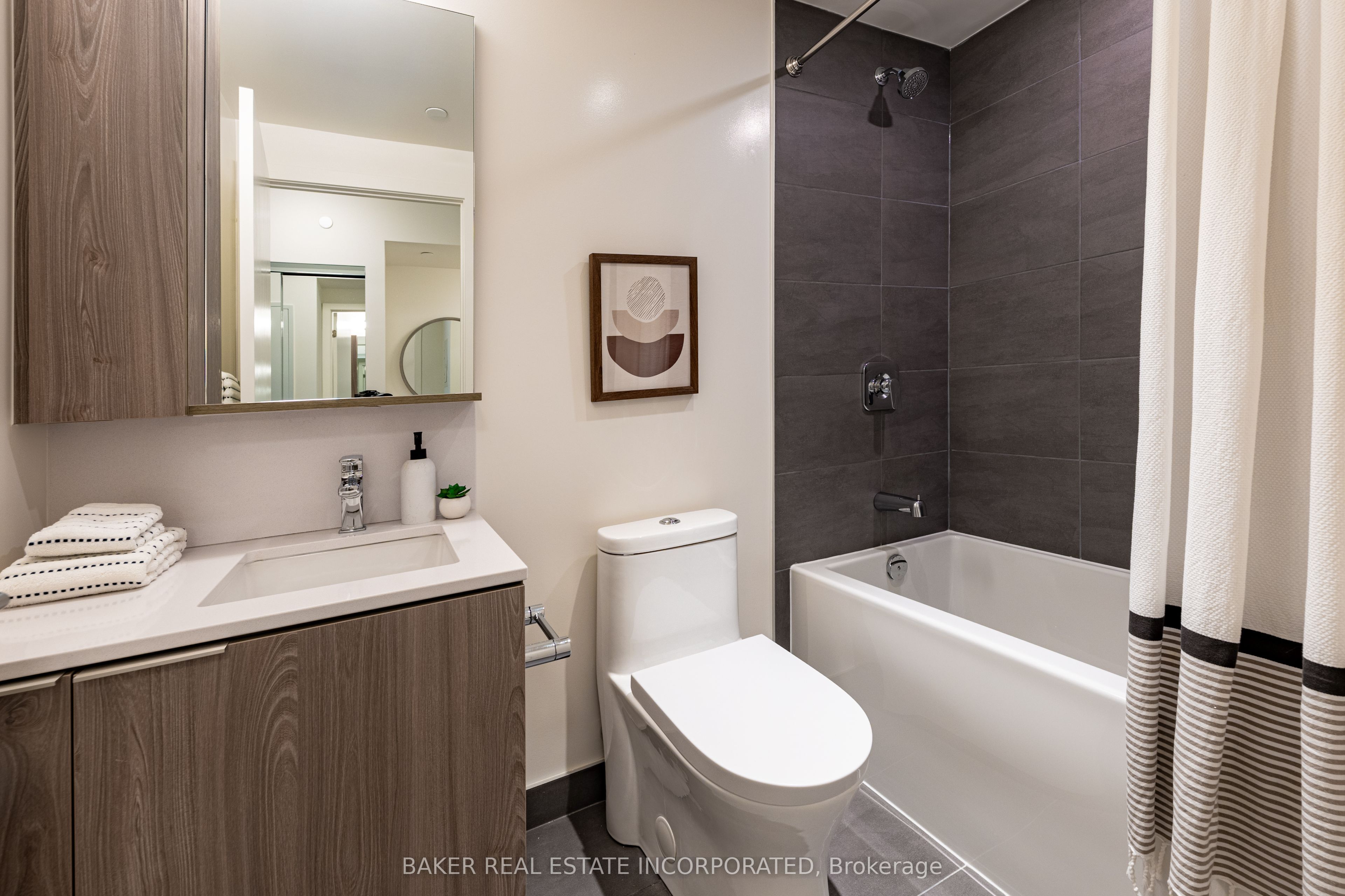 223 Redpath Avenue 1112 Property Photo 23