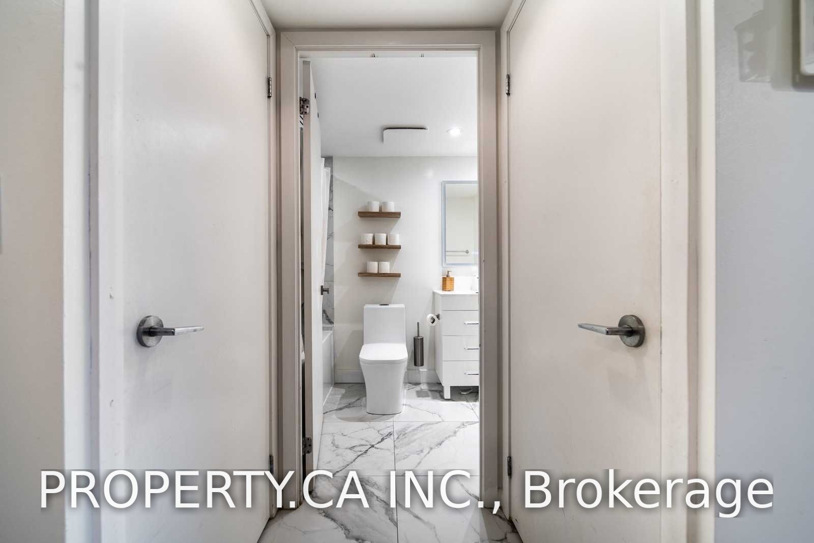 219 Fort York Boulevard 318 Property Photo 10