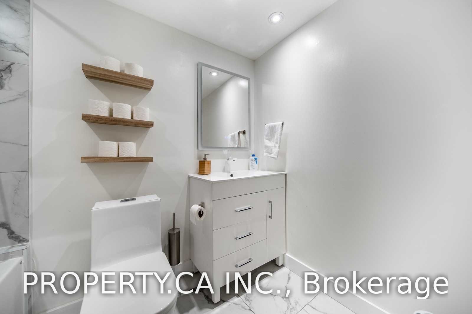 219 Fort York Boulevard 318 Property Photo 11