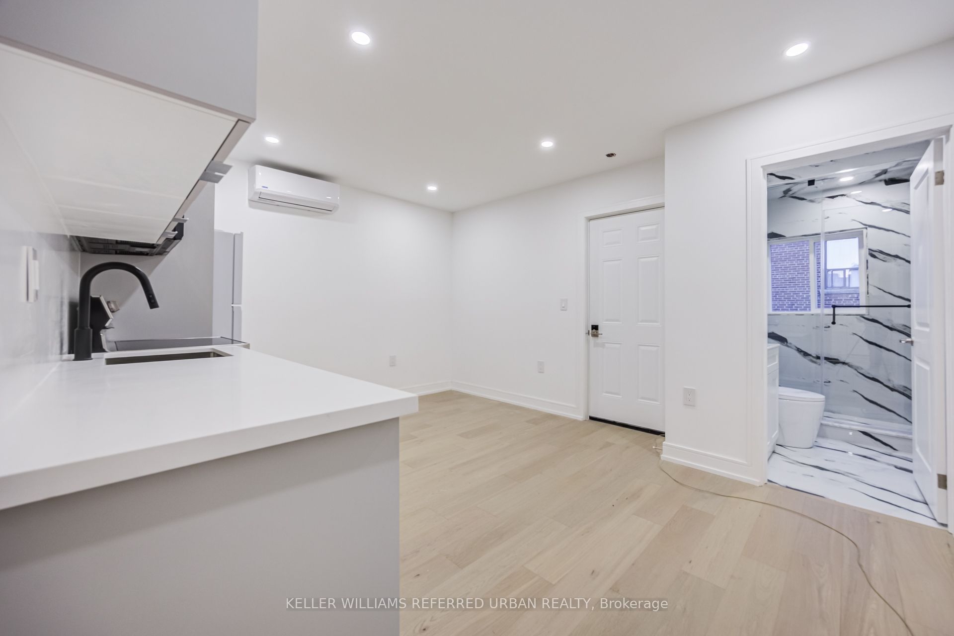 3455 Yonge Street Property Photo 7