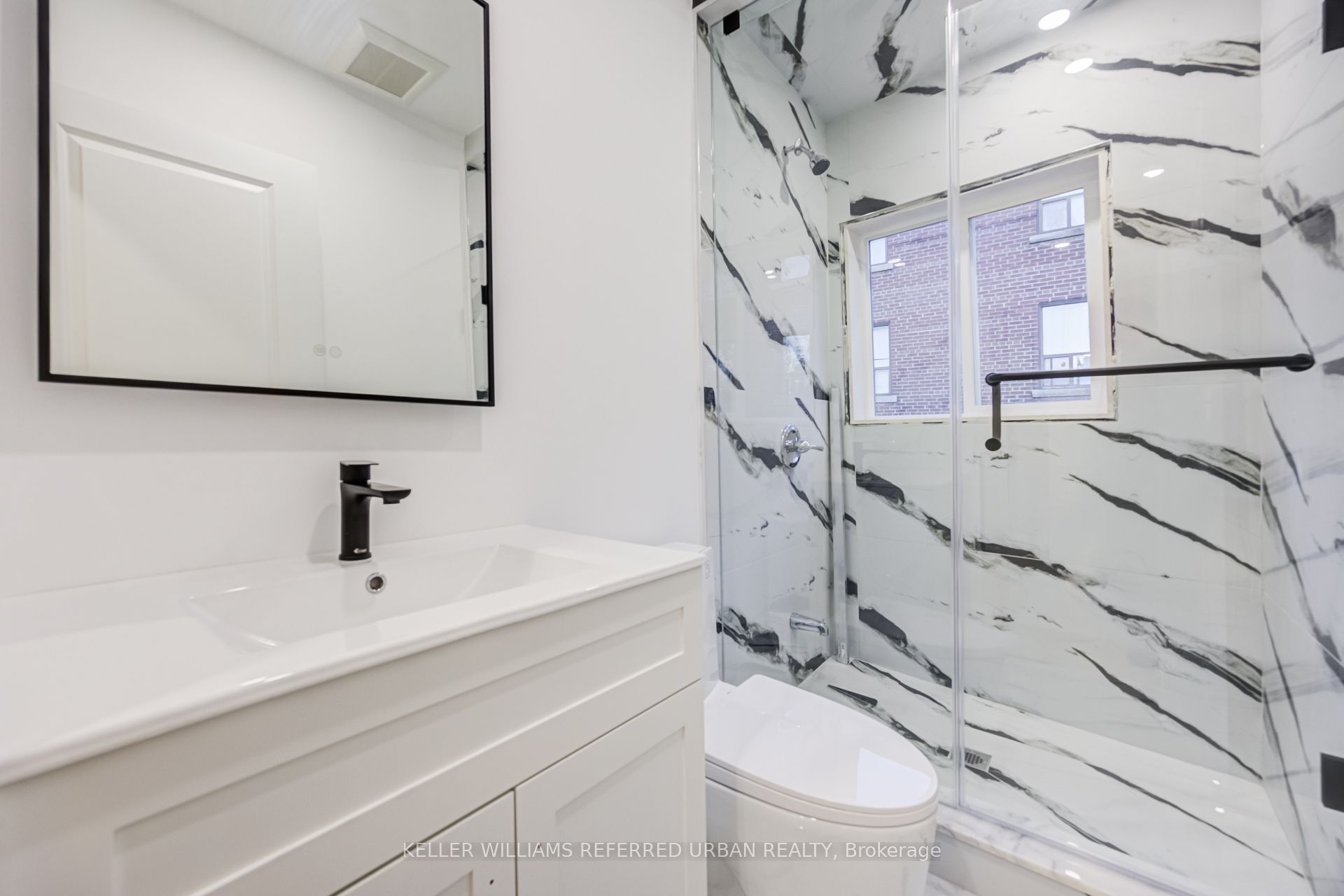 3455 Yonge Street Property Photo 8