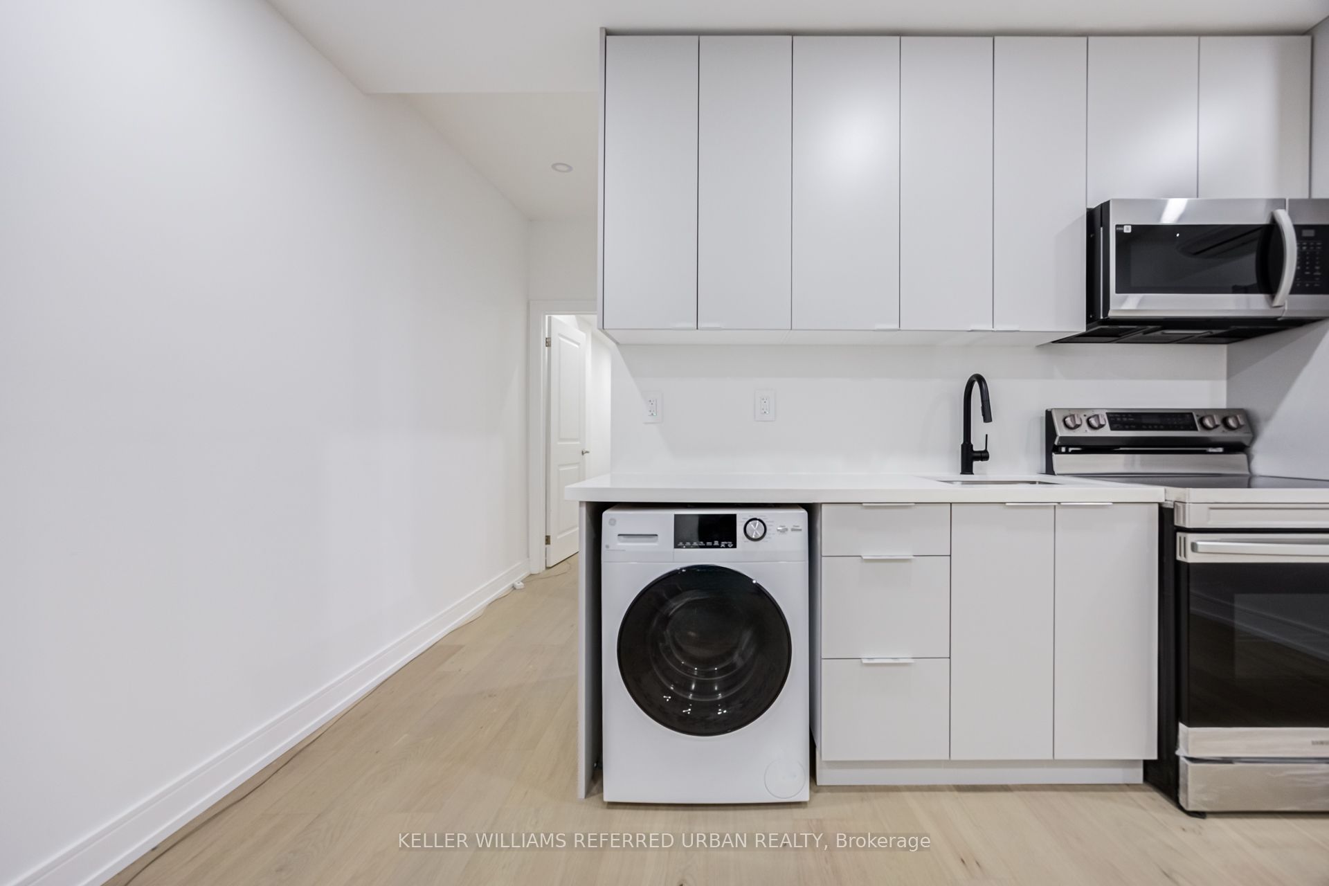 3455 Yonge Street Property Photo 9