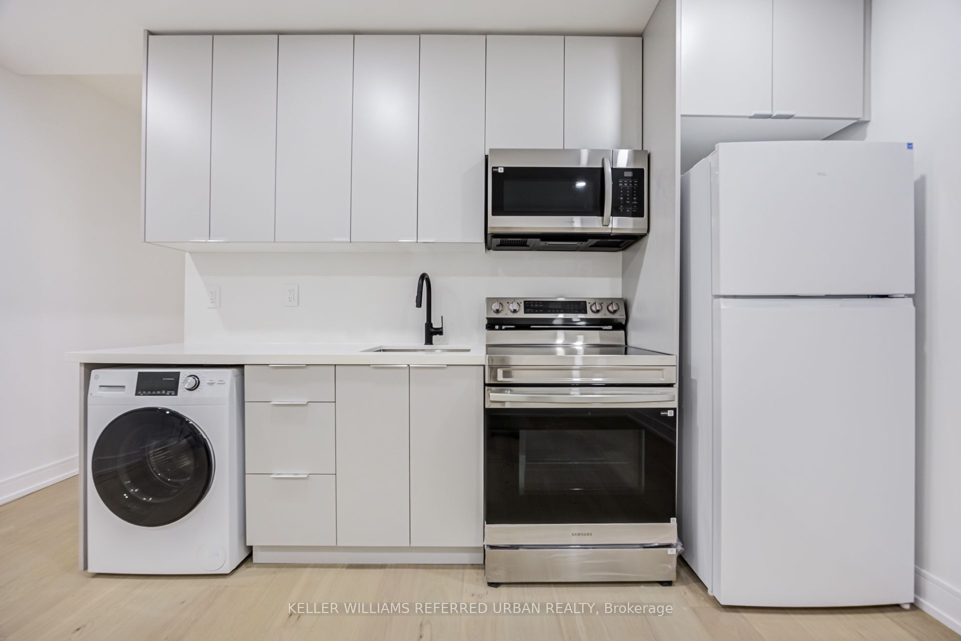3455 Yonge Street Property Photo 10