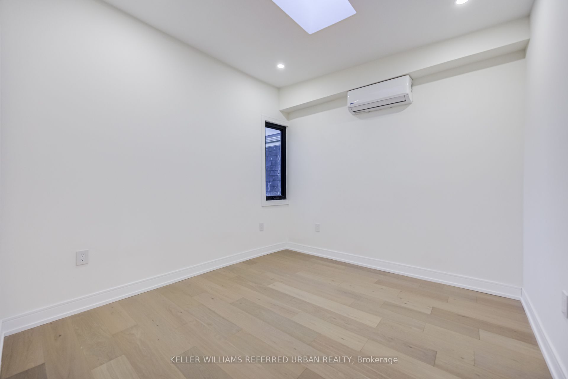 3455 Yonge Street Property Photo 11