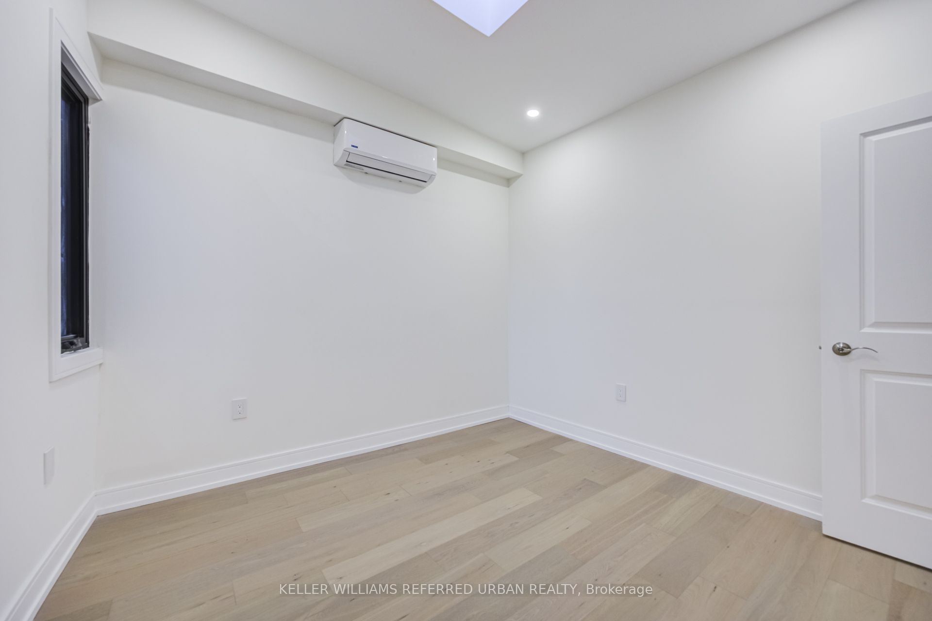 3455 Yonge Street Property Photo 12