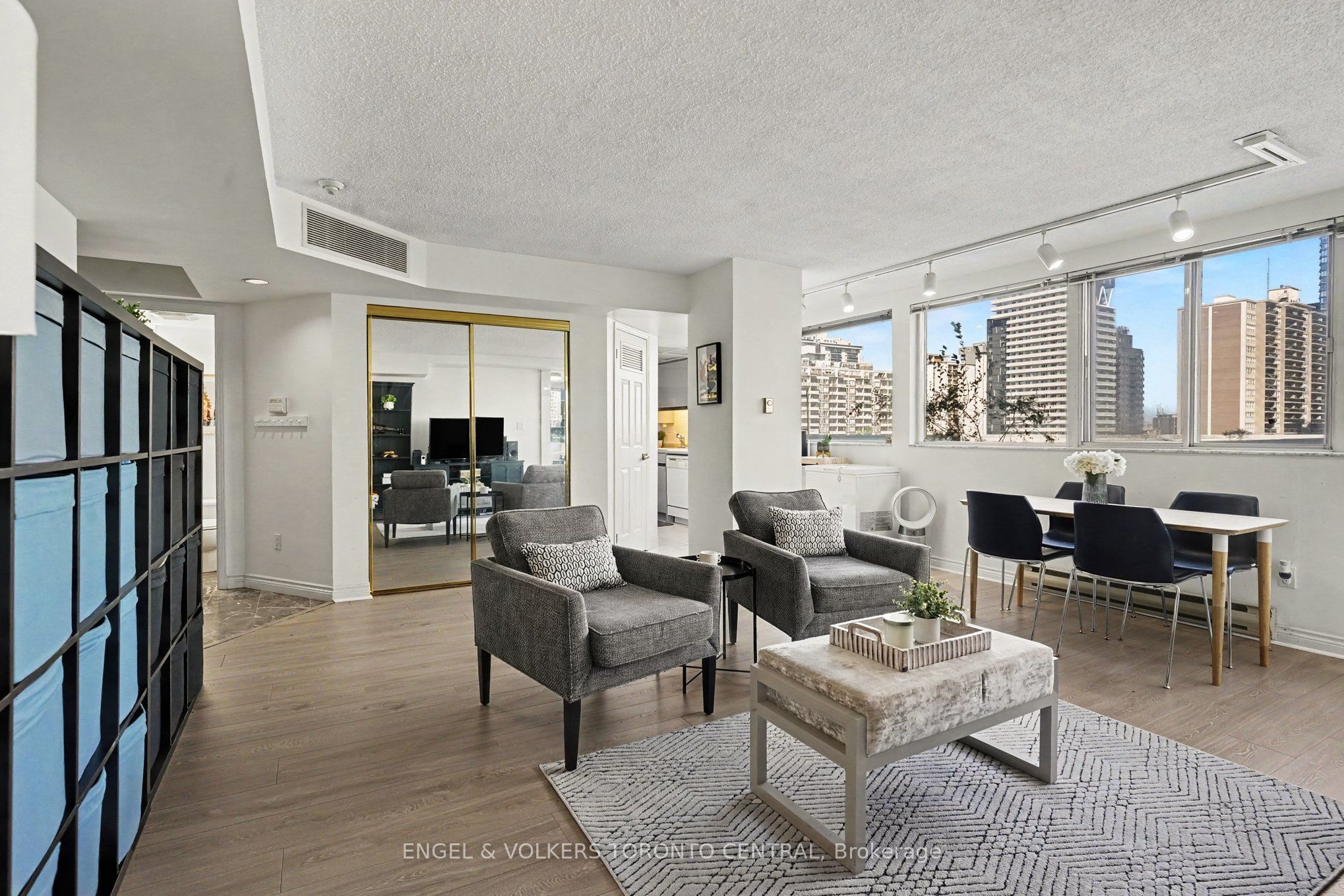 7 Broadway Avenue 601 Property Photo 4