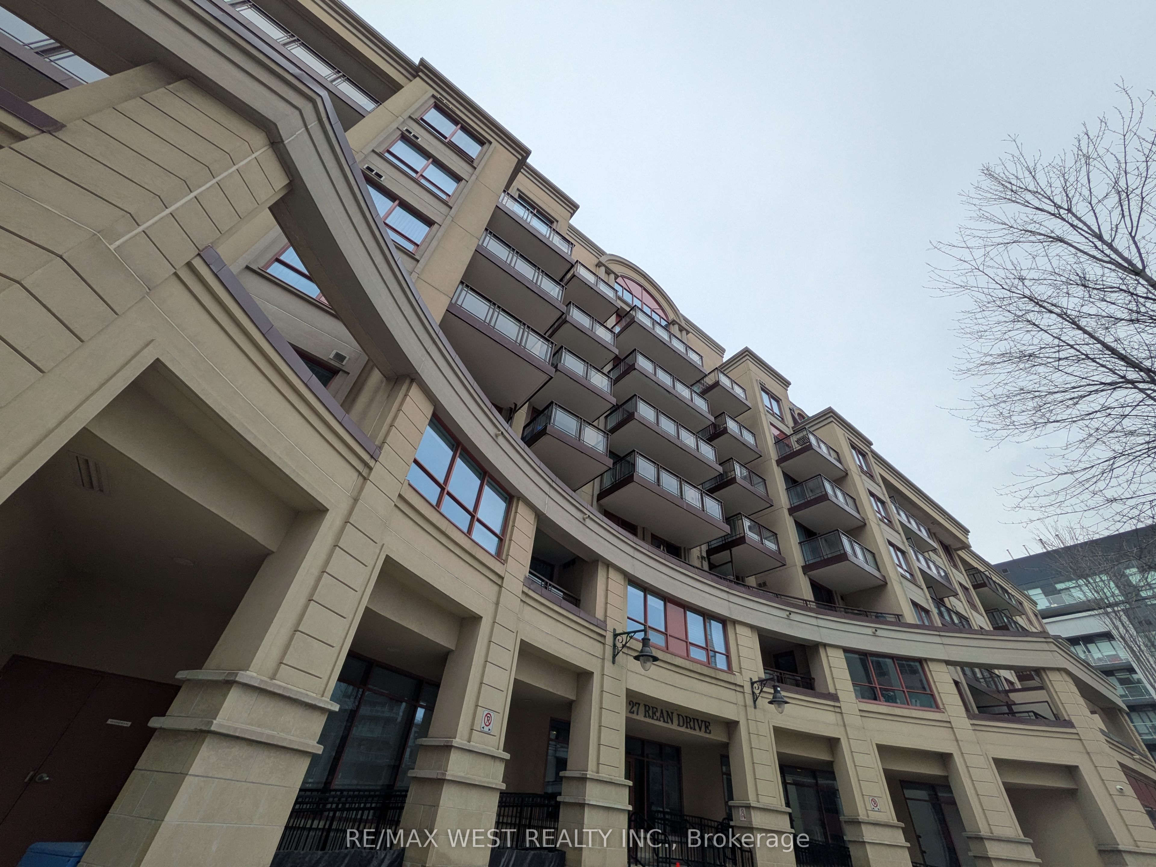 27 Rean Drive 522