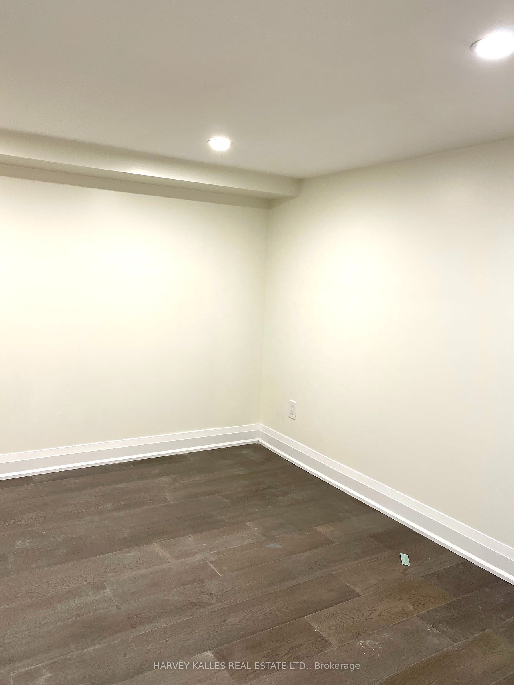 488 Lansdowne Avenue Lower Property Photo 6