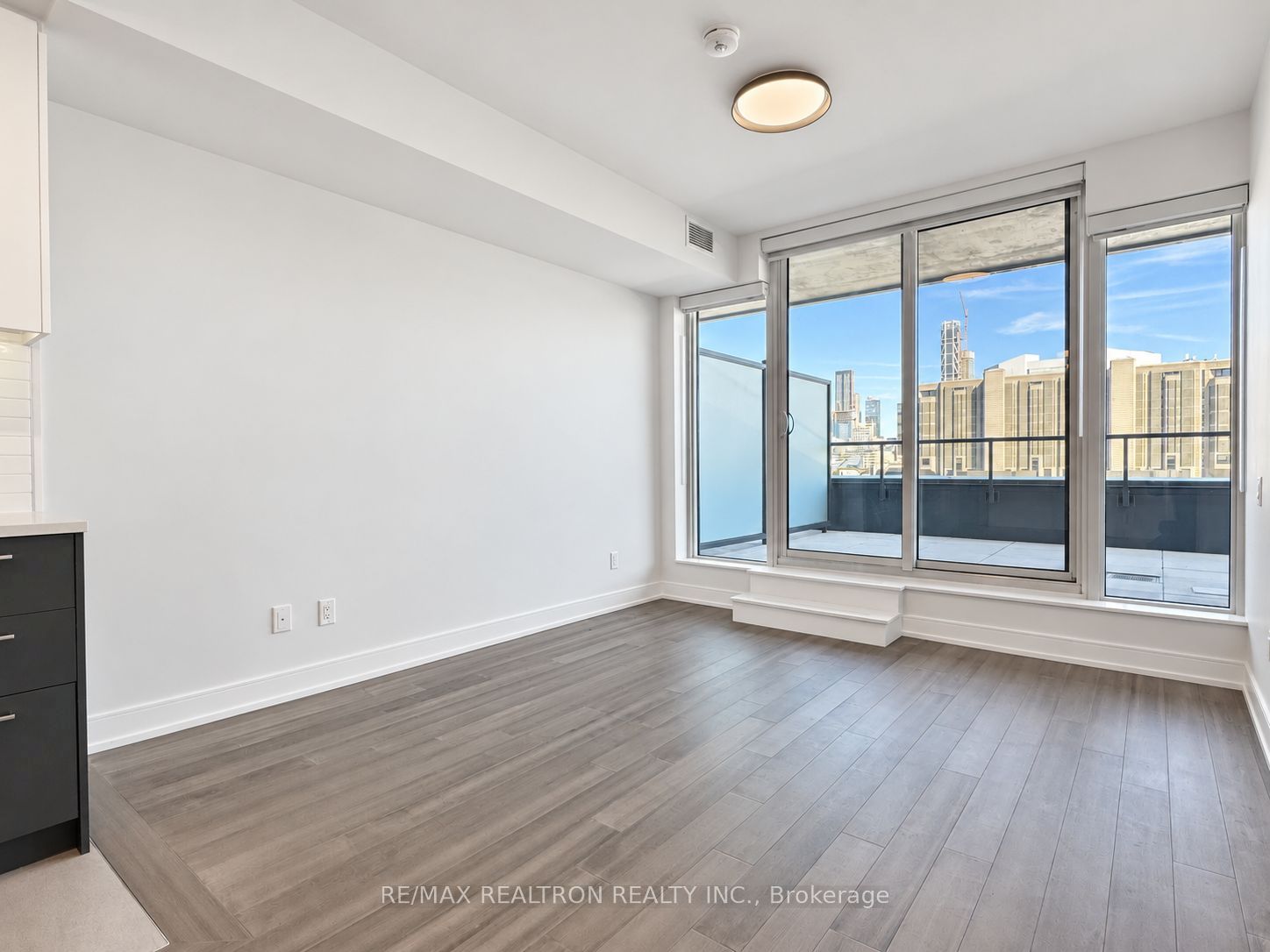 664 Spadina Avenue 1004 Property Photo 2