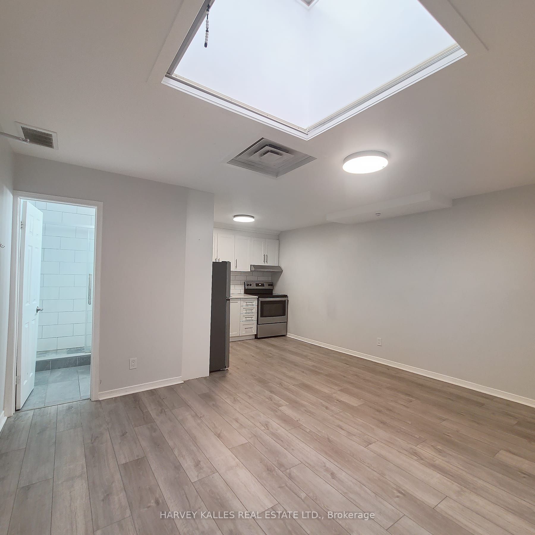 201 Augusta Avenue C Property Photo 5