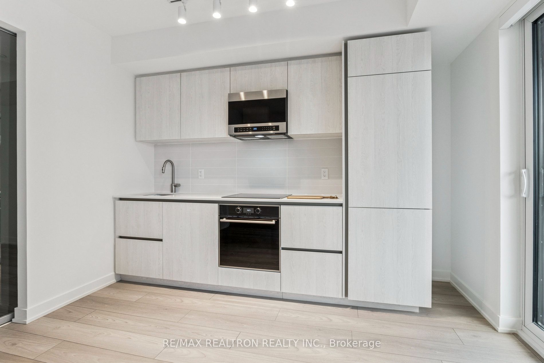 120 Broadway Avenue #502n Property Photo 13