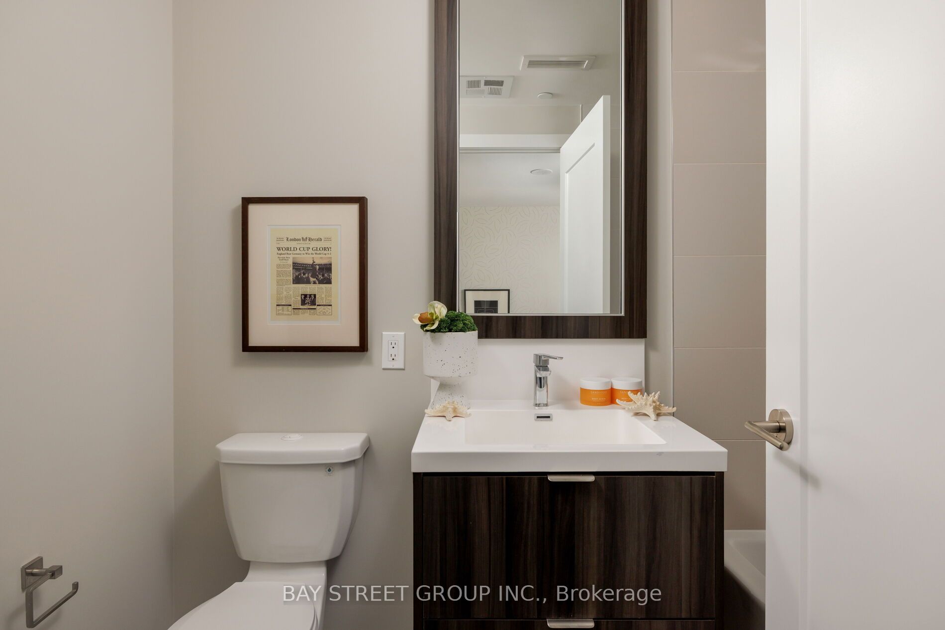 80 Vanauley Street 405 Property Photo 27