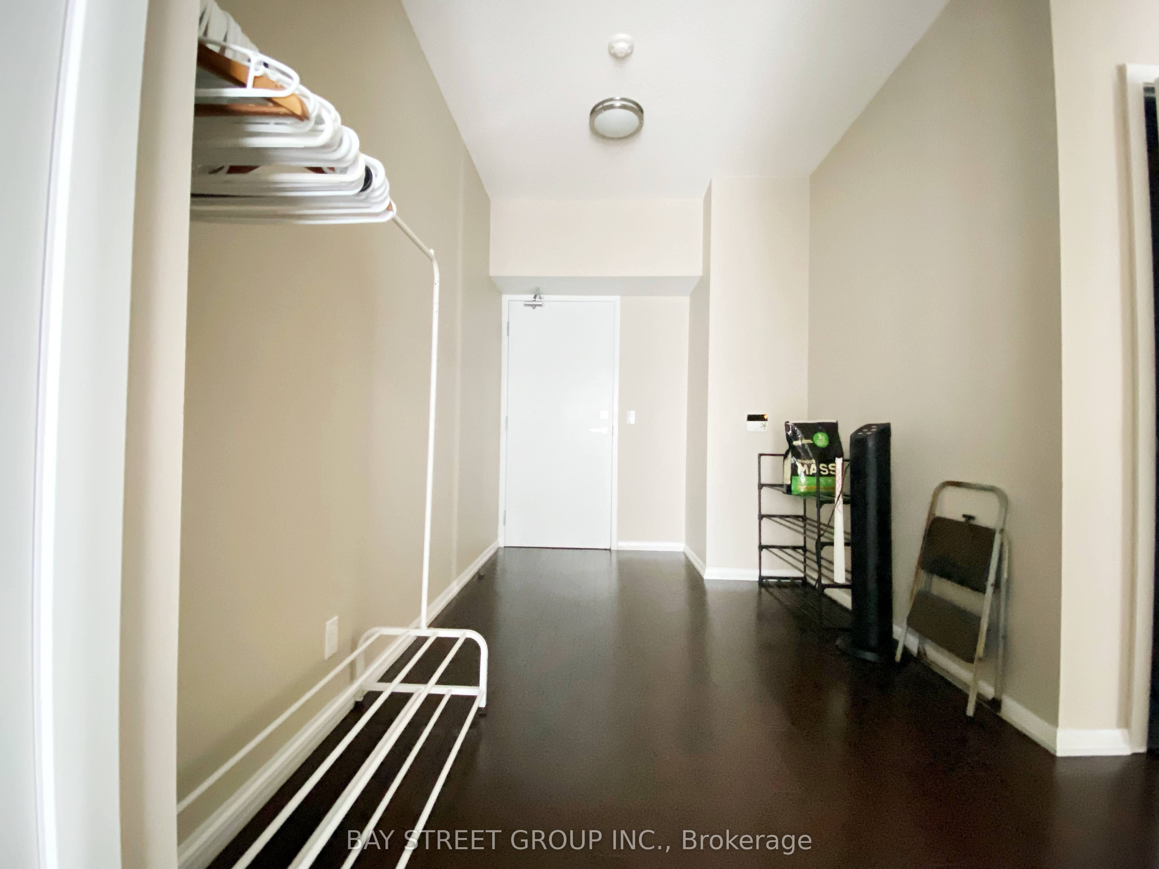832 Bay Street 1410 Property Photo 6
