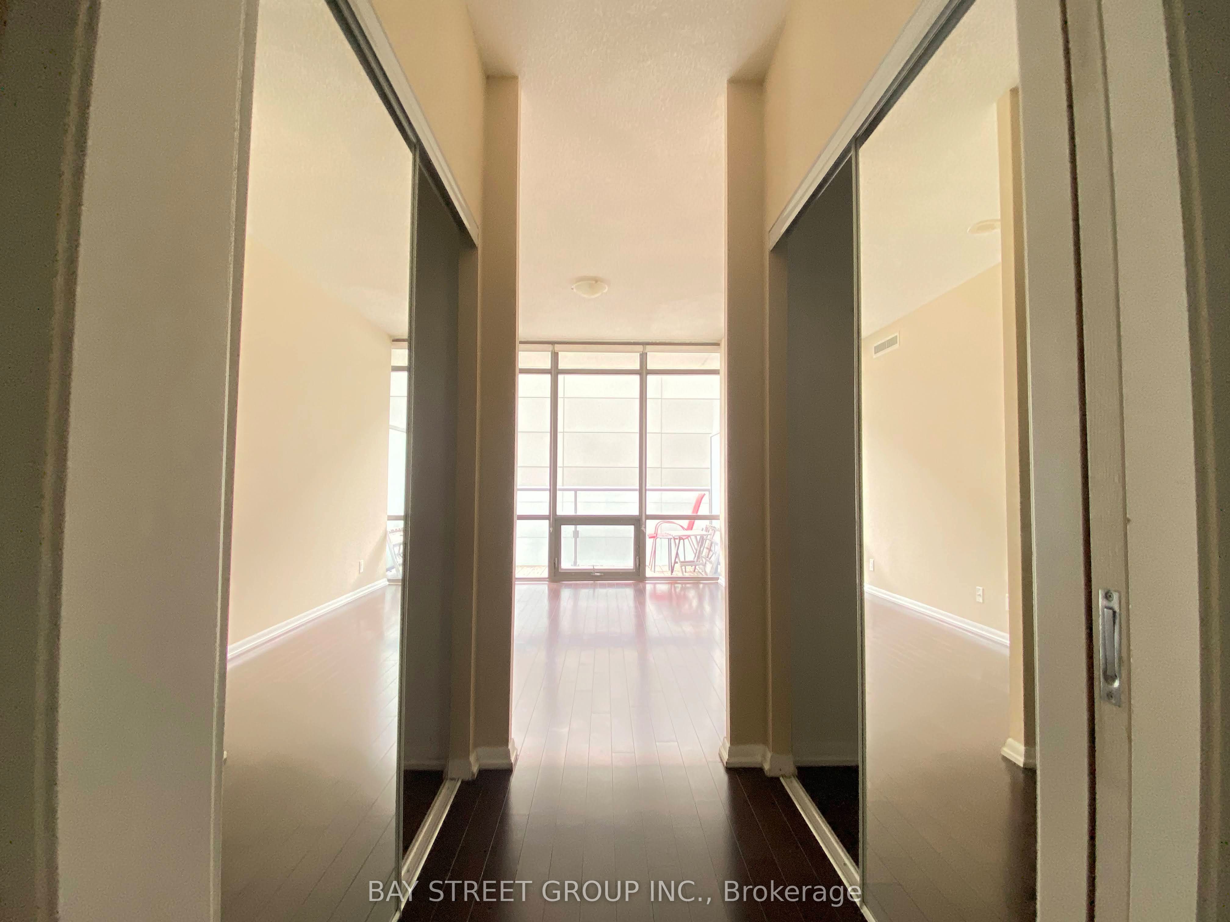 832 Bay Street 1410 Property Photo 8