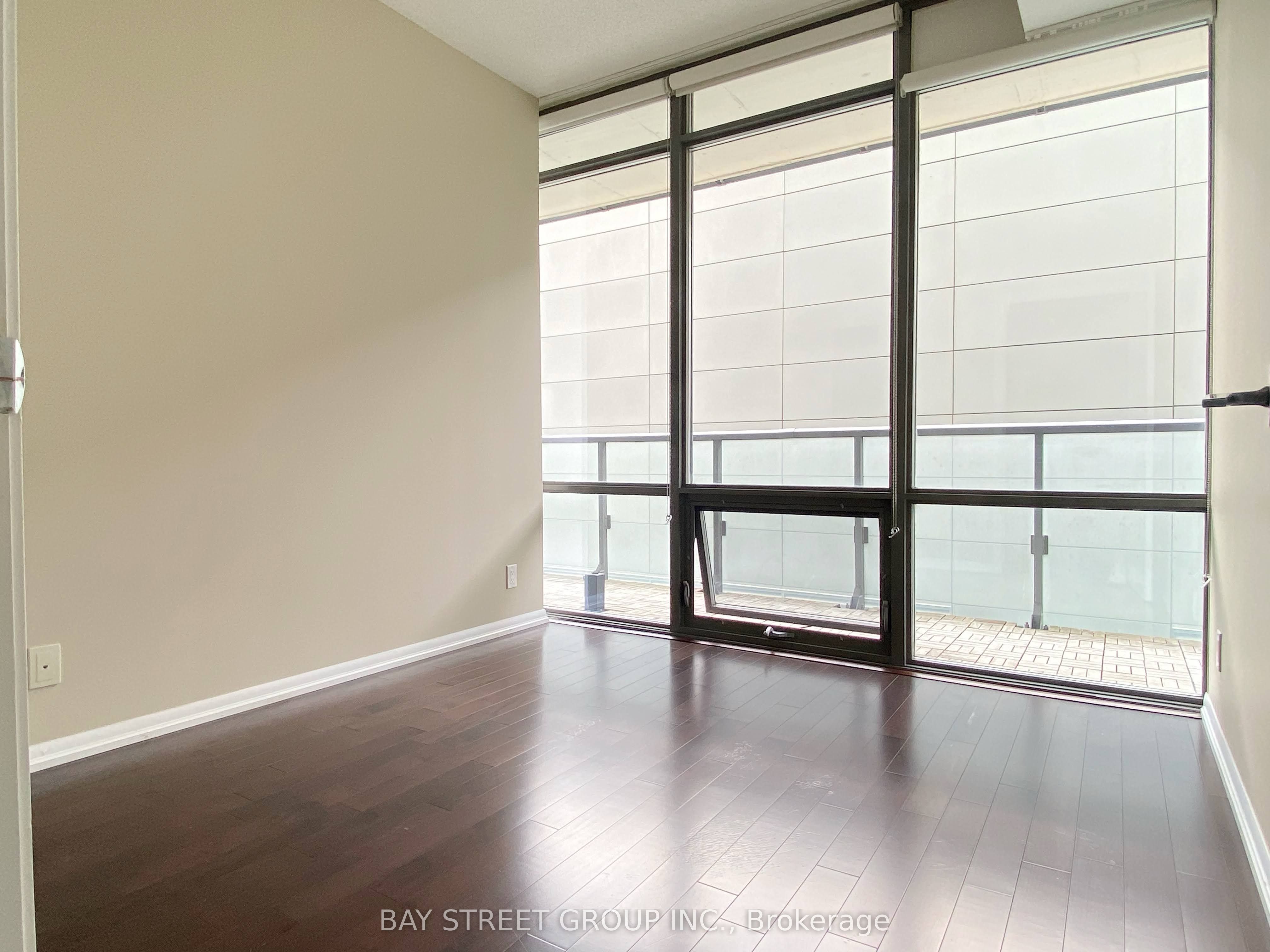 832 Bay Street 1410 Property Photo 9