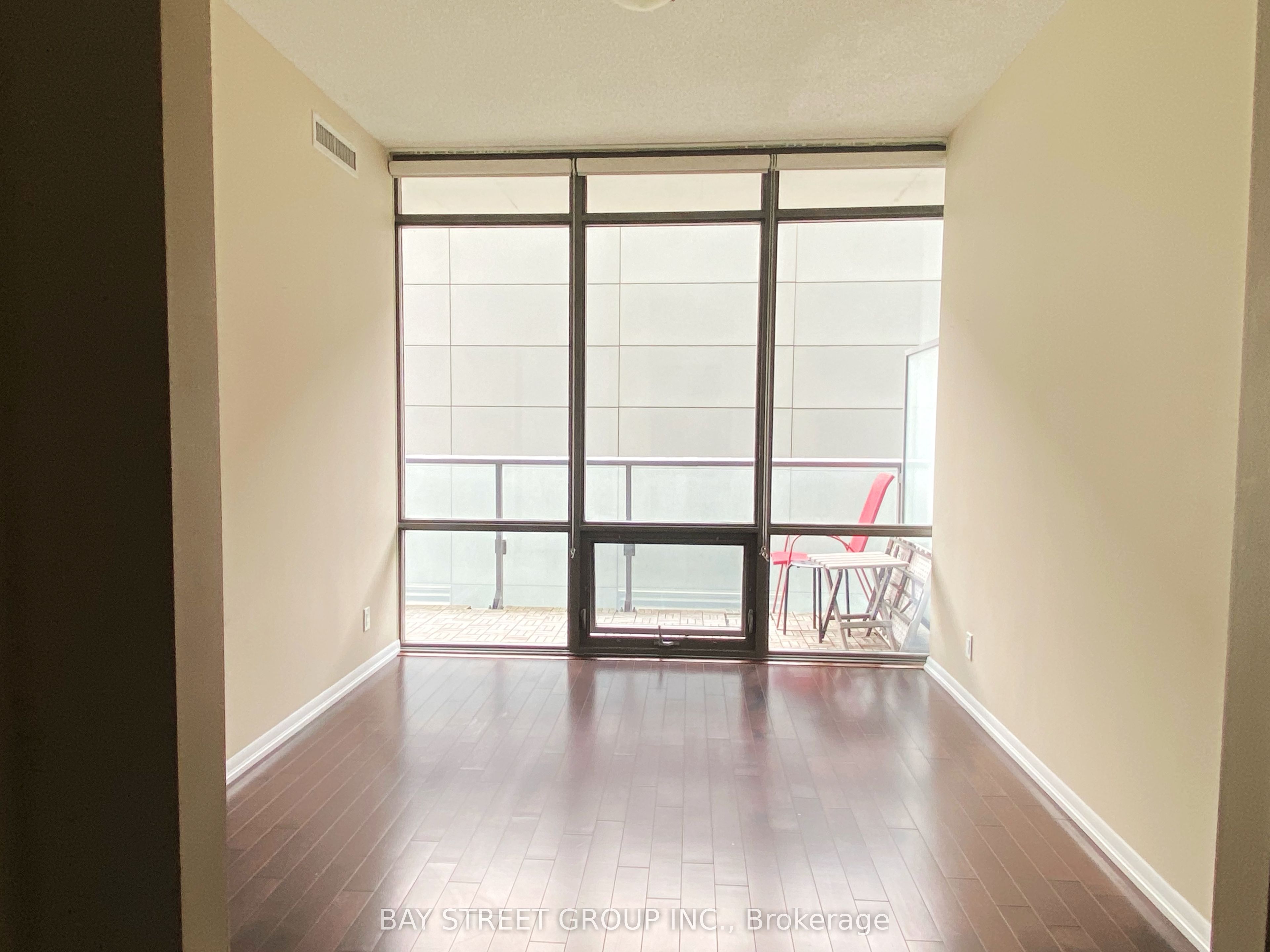 832 Bay Street 1410 Property Photo 11