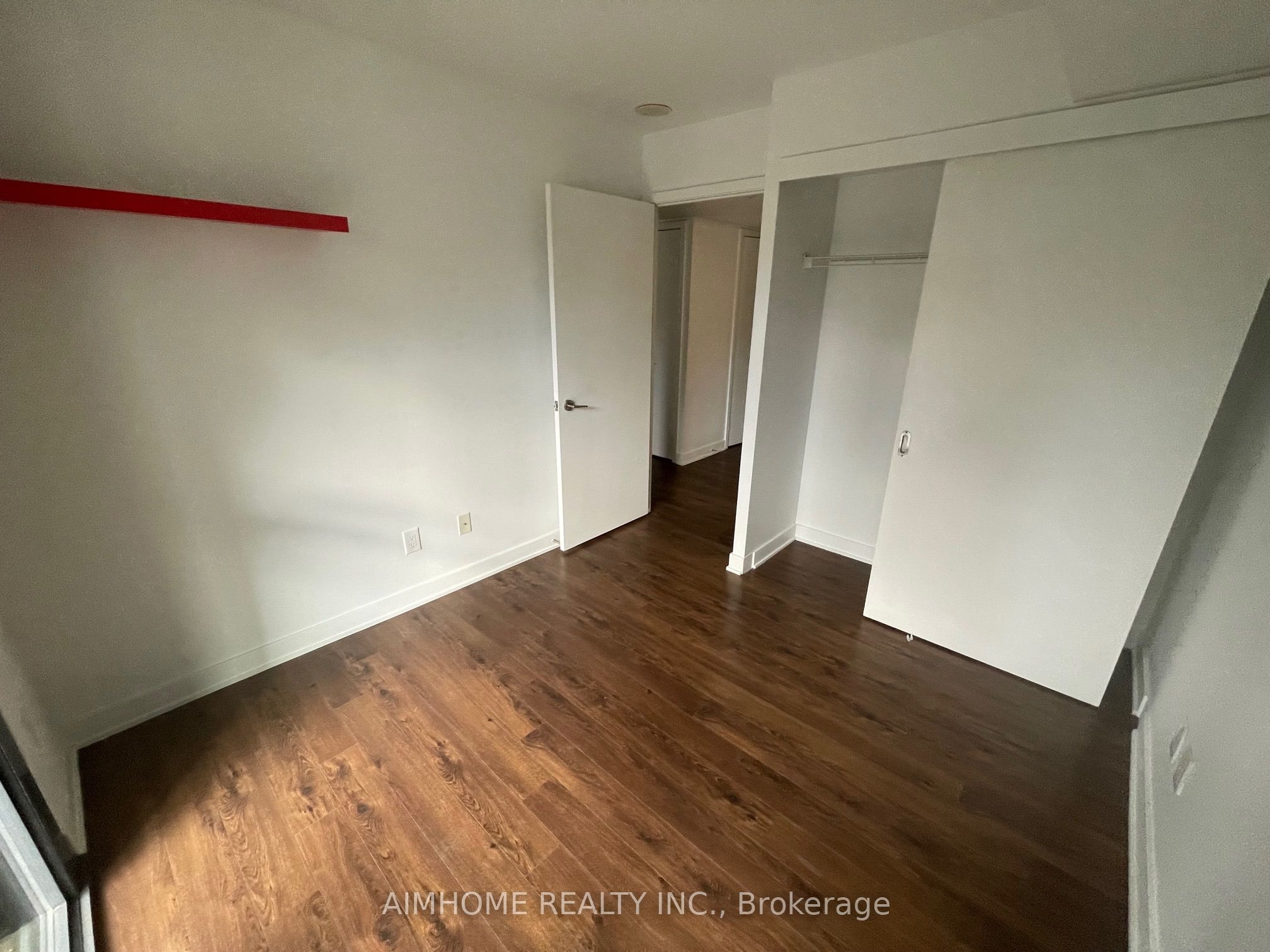 110 Charles Street E 803 Property Photo 10