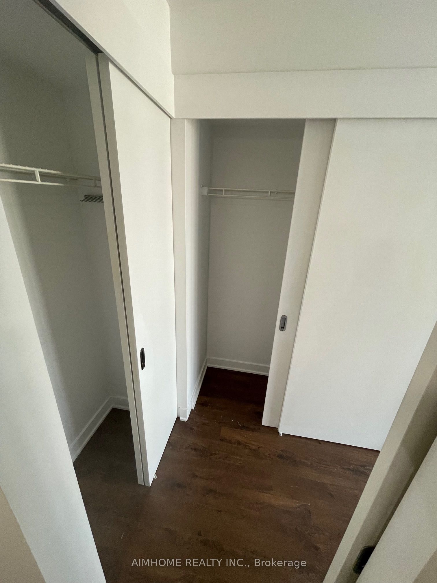 110 Charles Street E 803 Property Photo 17