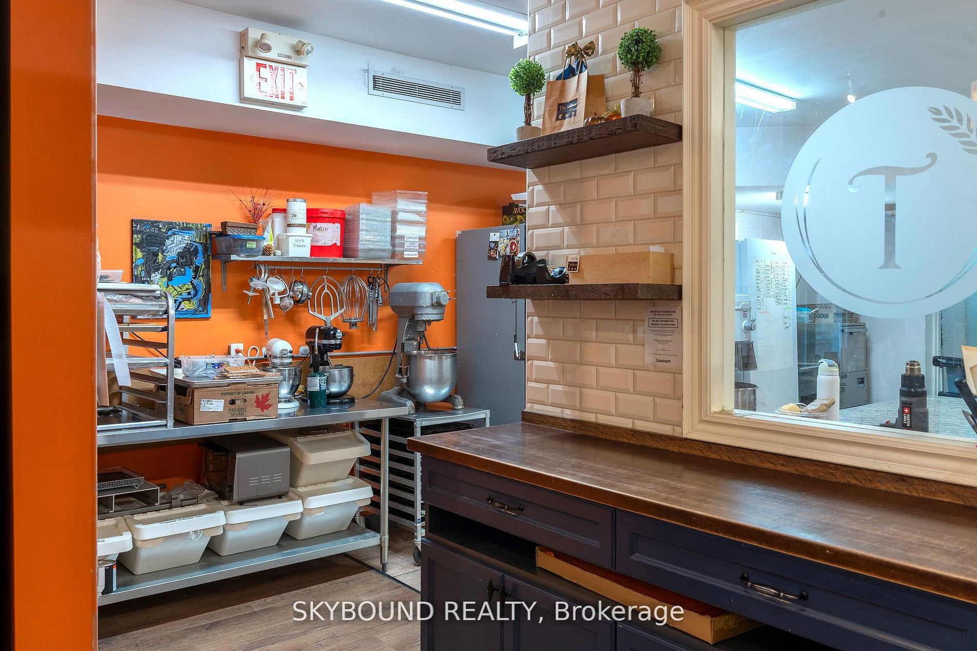 1116 Eglinton Avenue W Retail Unit Property Photo 9