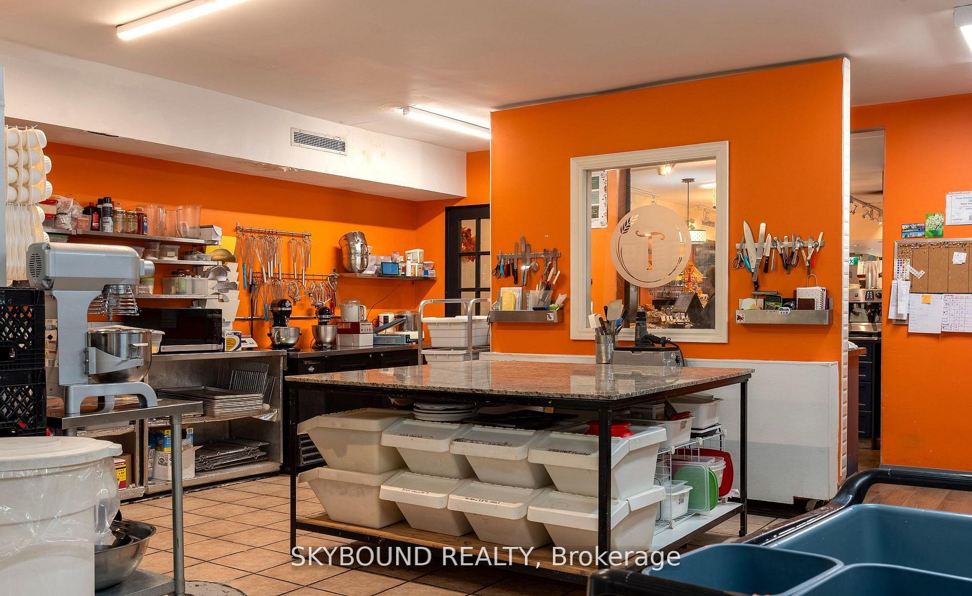 1116 Eglinton Avenue W Retail Unit Property Photo 21