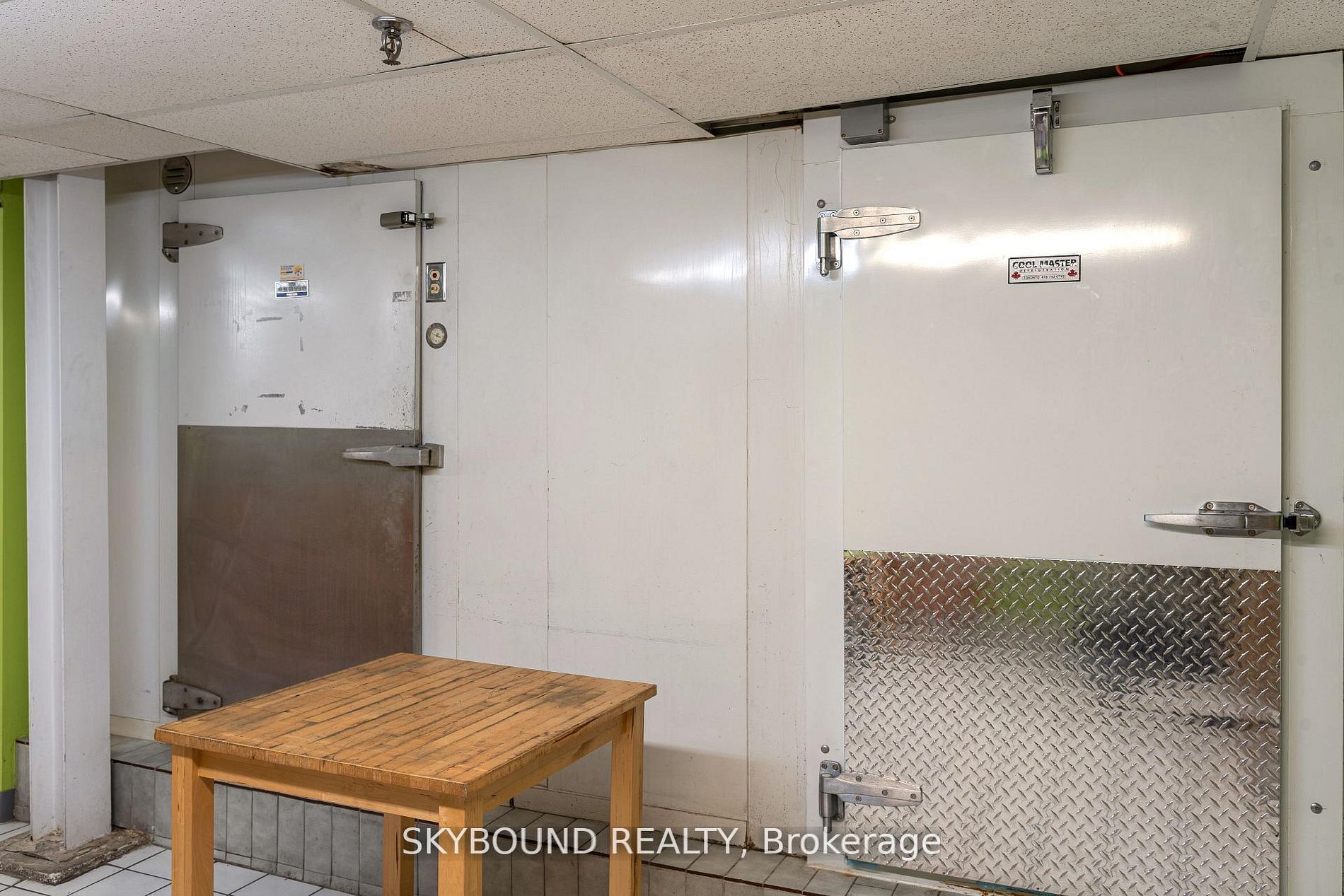 1116 Eglinton Avenue W Retail Unit Property Photo 27